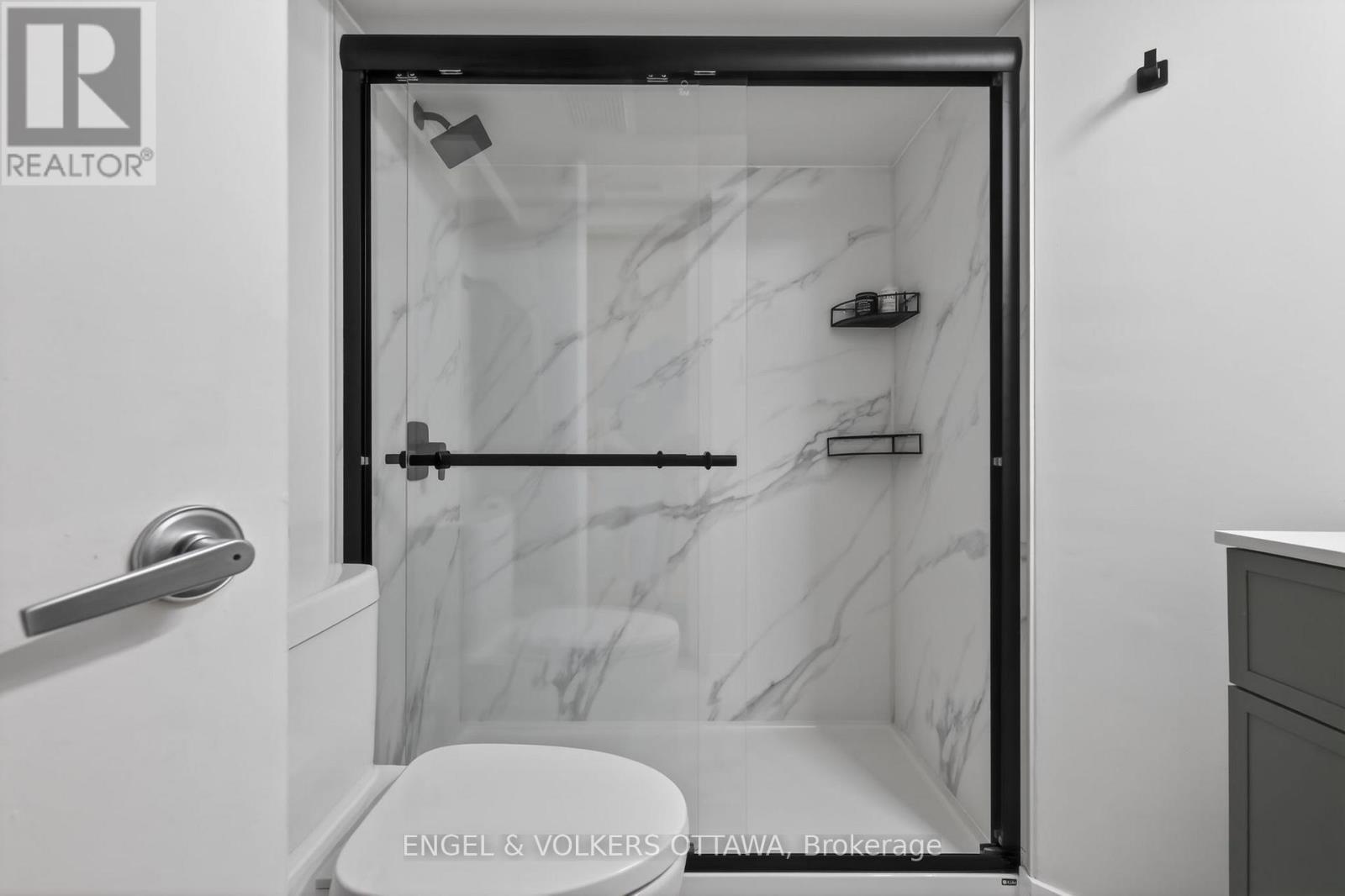 272 King Edward Avenue, Ottawa, ON - Indoor Photo Showing Bathroom