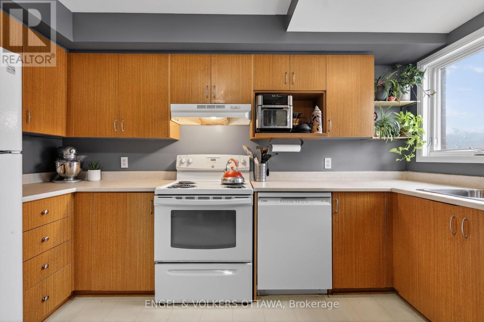 272 King Edward Avenue, Ottawa, ON - Indoor Photo Showing Kitchen