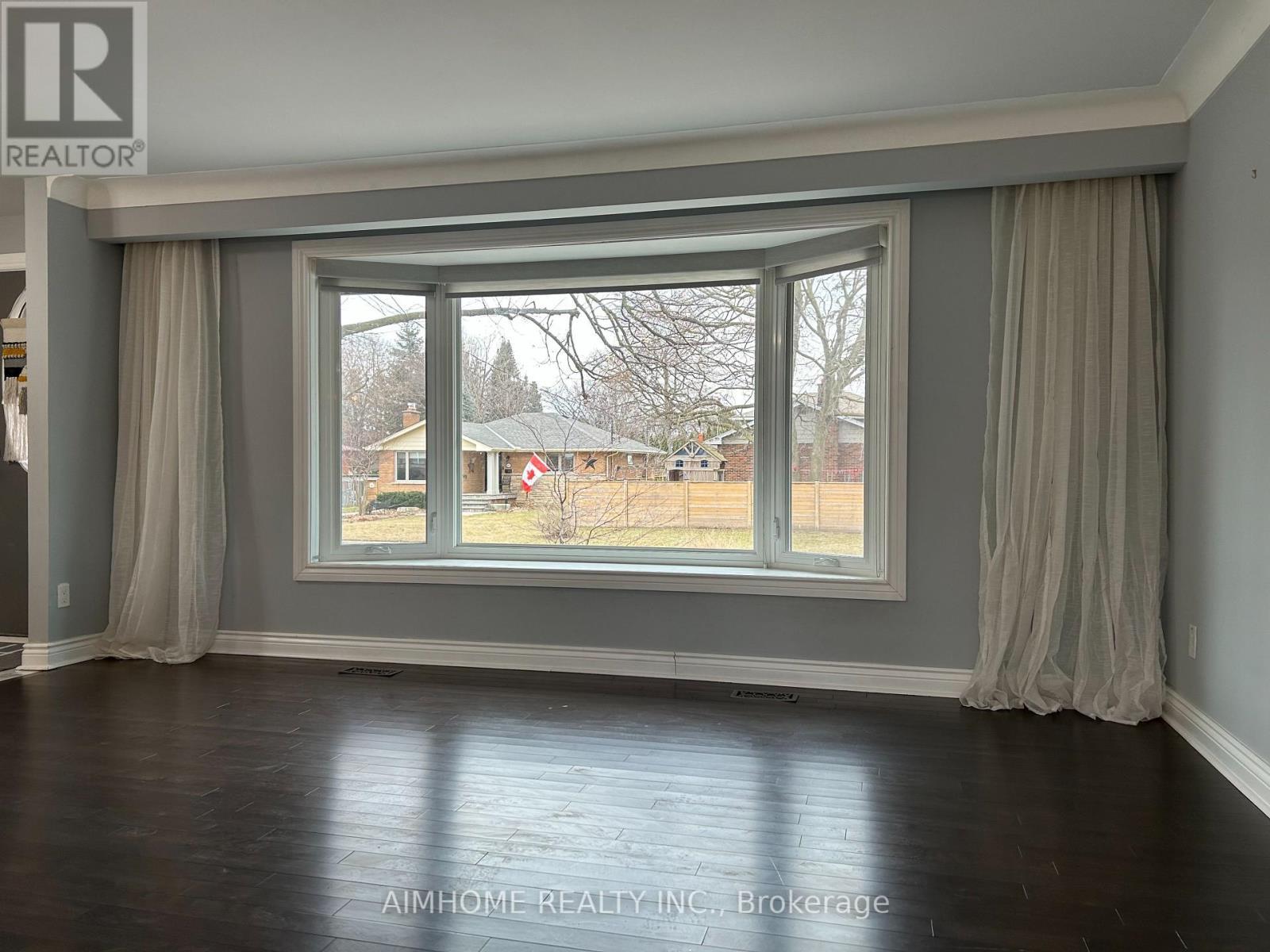 2415 Edith Avenue, Burlington, ON - Indoor Photo Showing Other Room