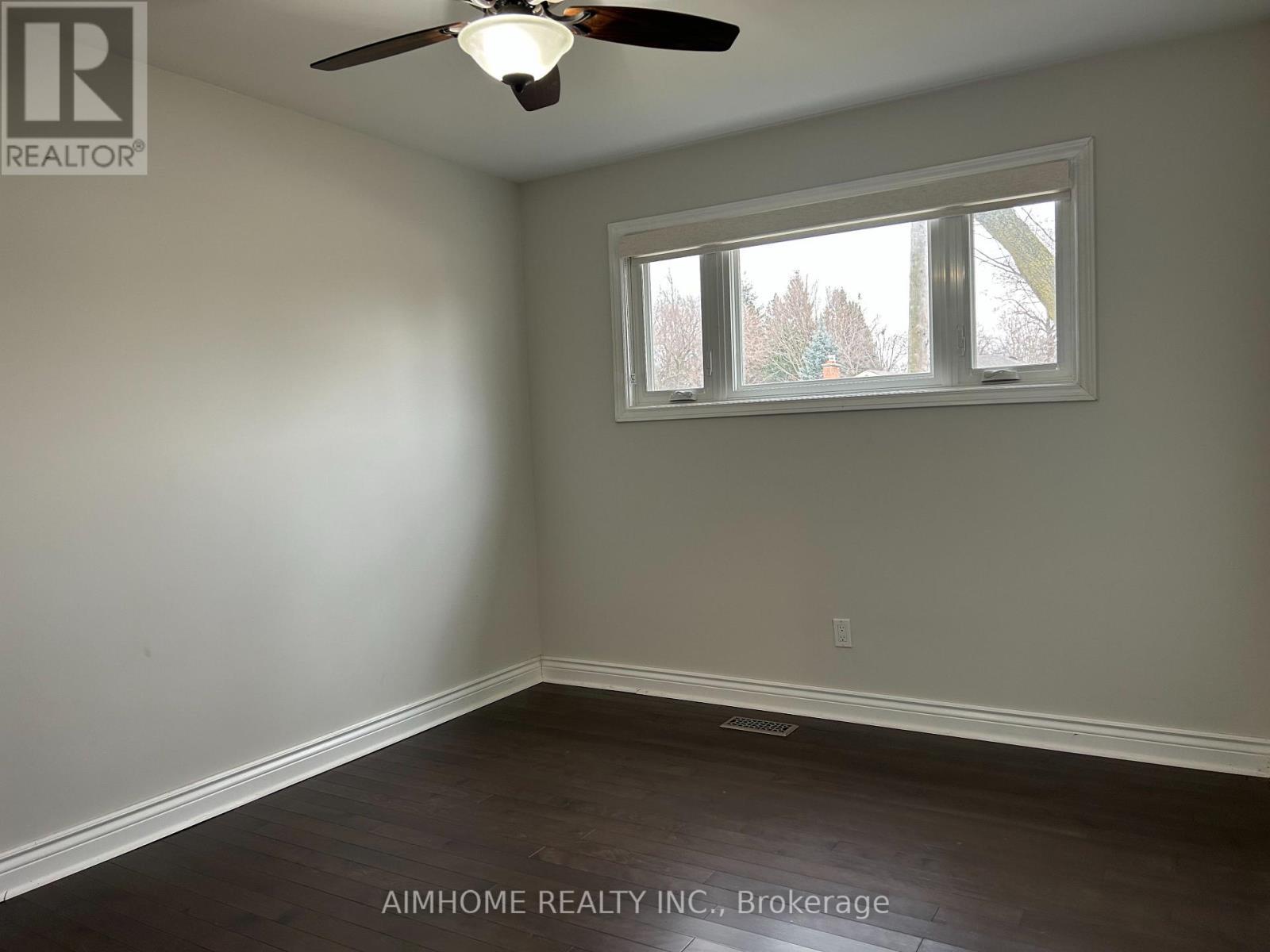 2415 Edith Avenue, Burlington, ON - Indoor Photo Showing Other Room