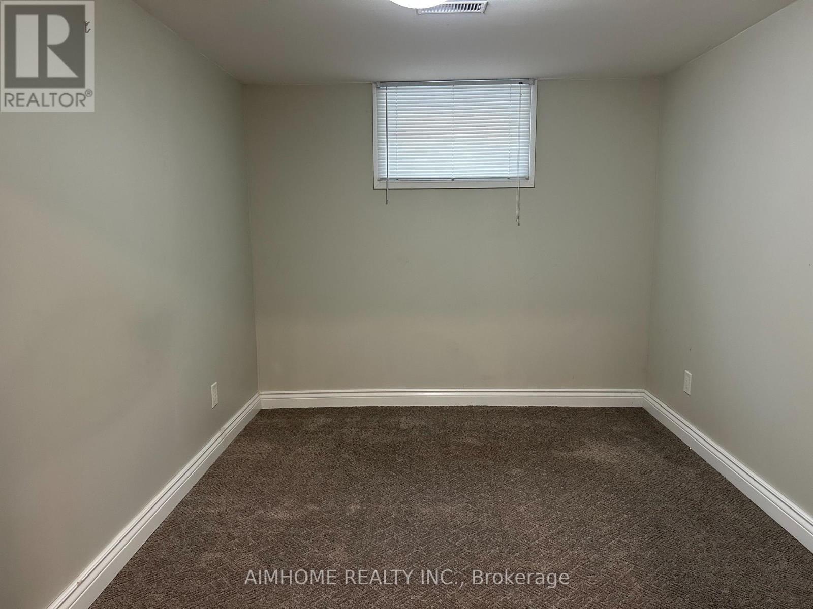 2415 Edith Avenue, Burlington, ON - Indoor Photo Showing Other Room