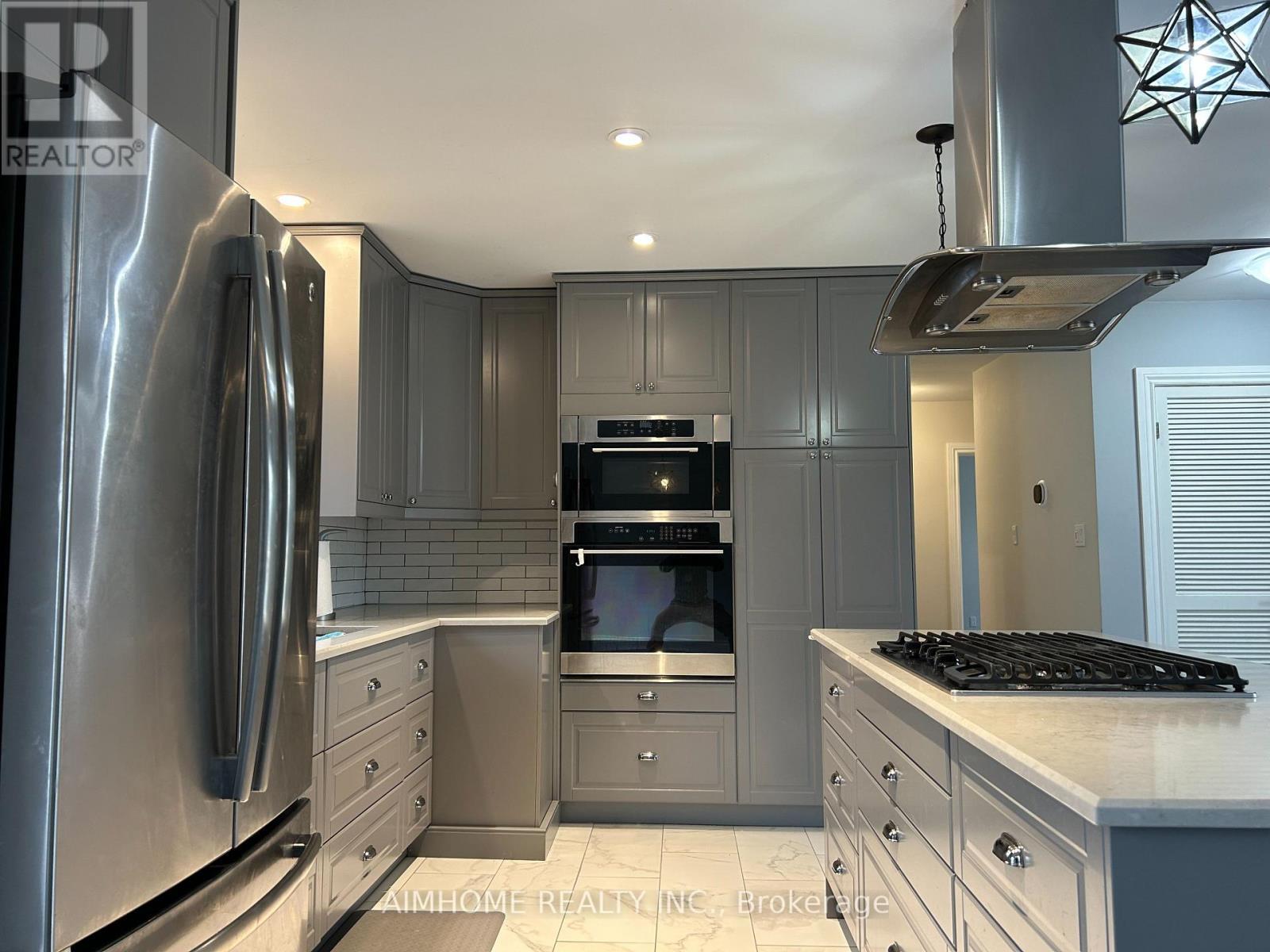 2415 Edith Avenue, Burlington, ON - Indoor Photo Showing Kitchen