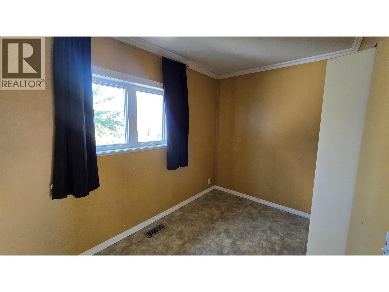 8185 Stuckey Road, Dawson Creek, BC - Indoor