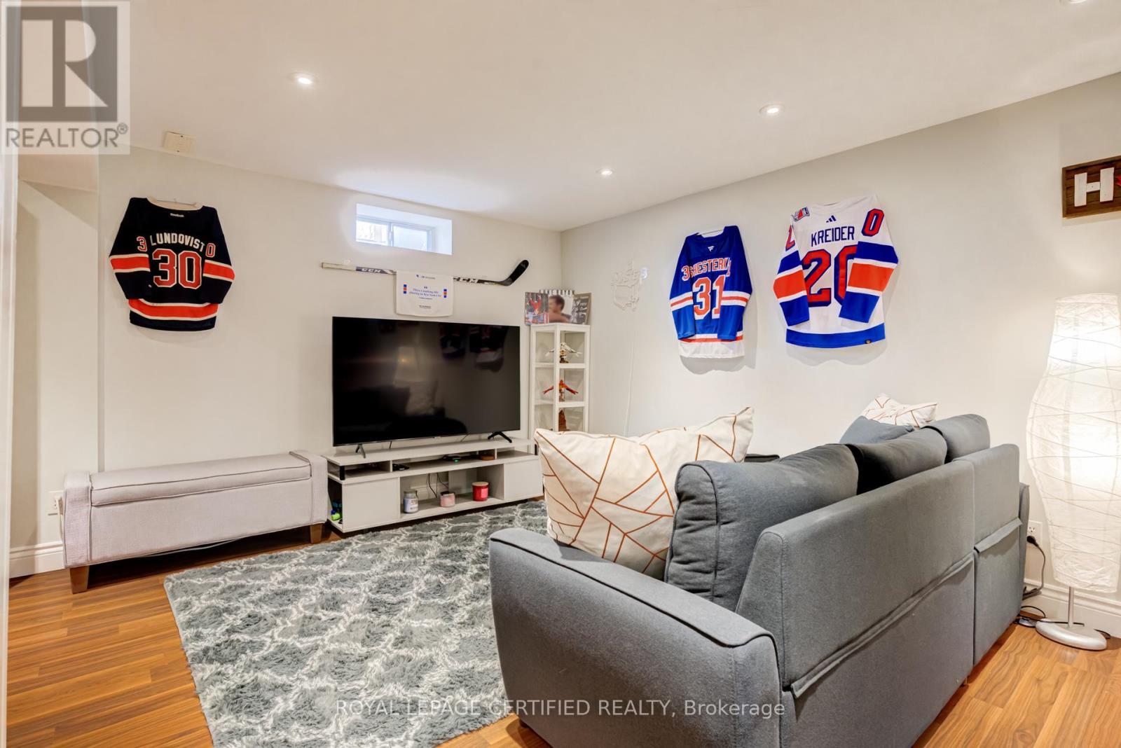 27 Lambert Street, Hamilton, ON - Indoor Photo Showing Other Room
