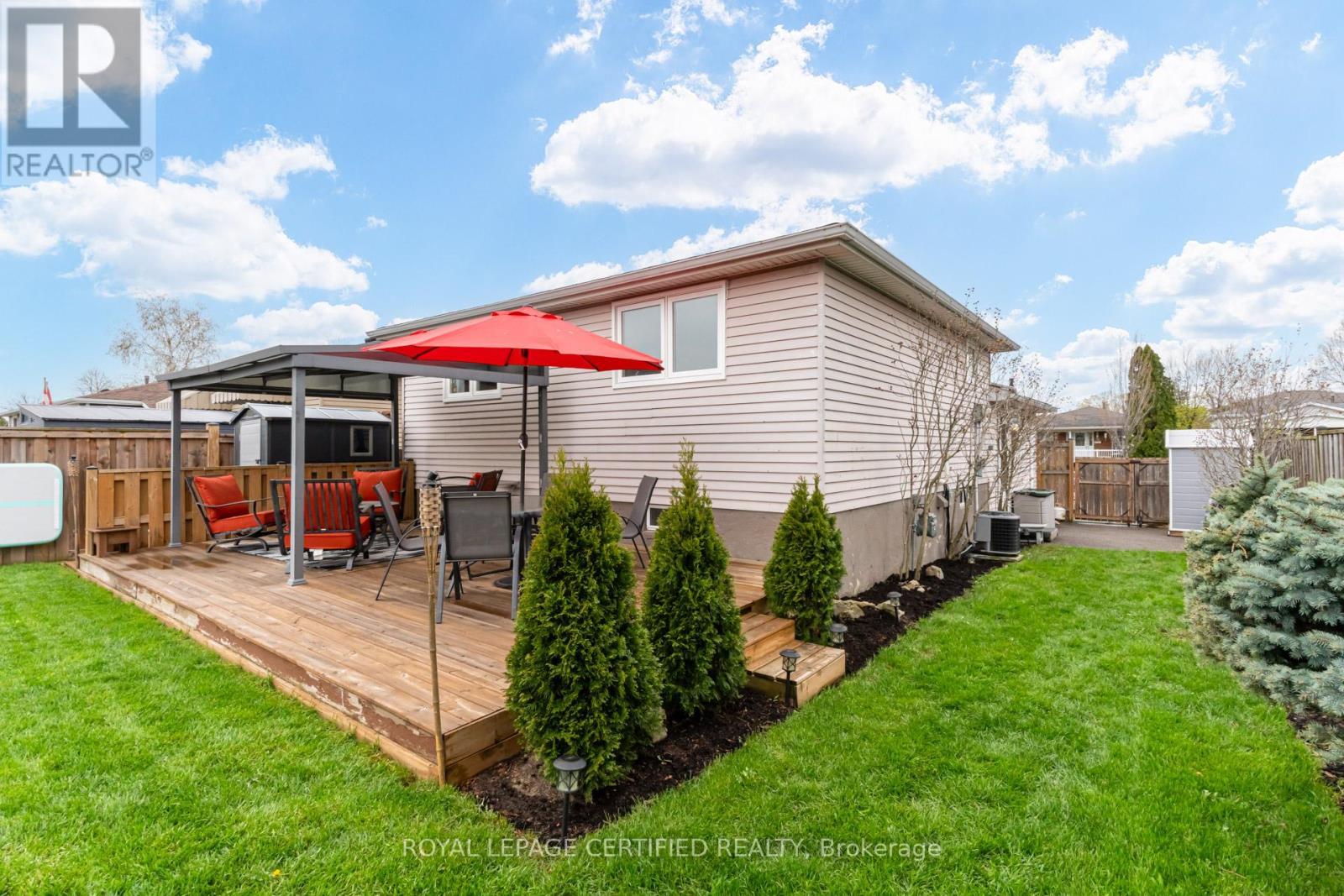 27 Lambert Street, Hamilton, ON - Outdoor