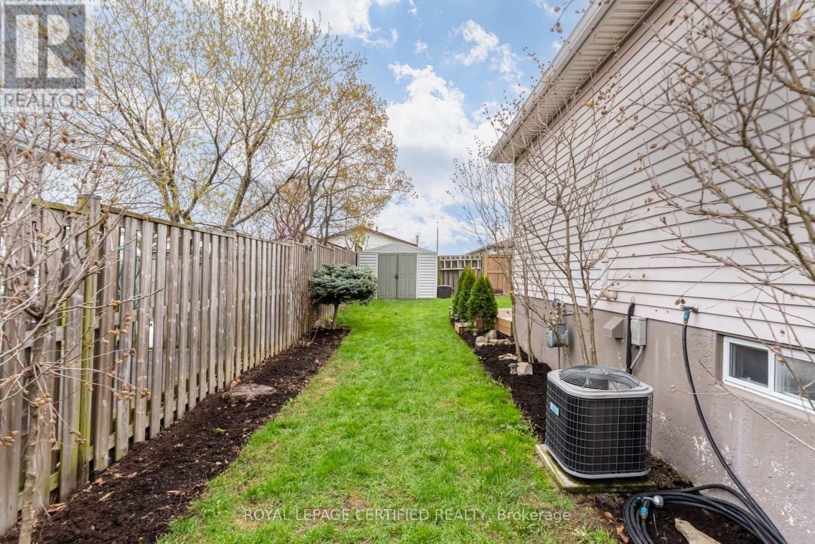 27 Lambert Street, Hamilton, ON - Outdoor