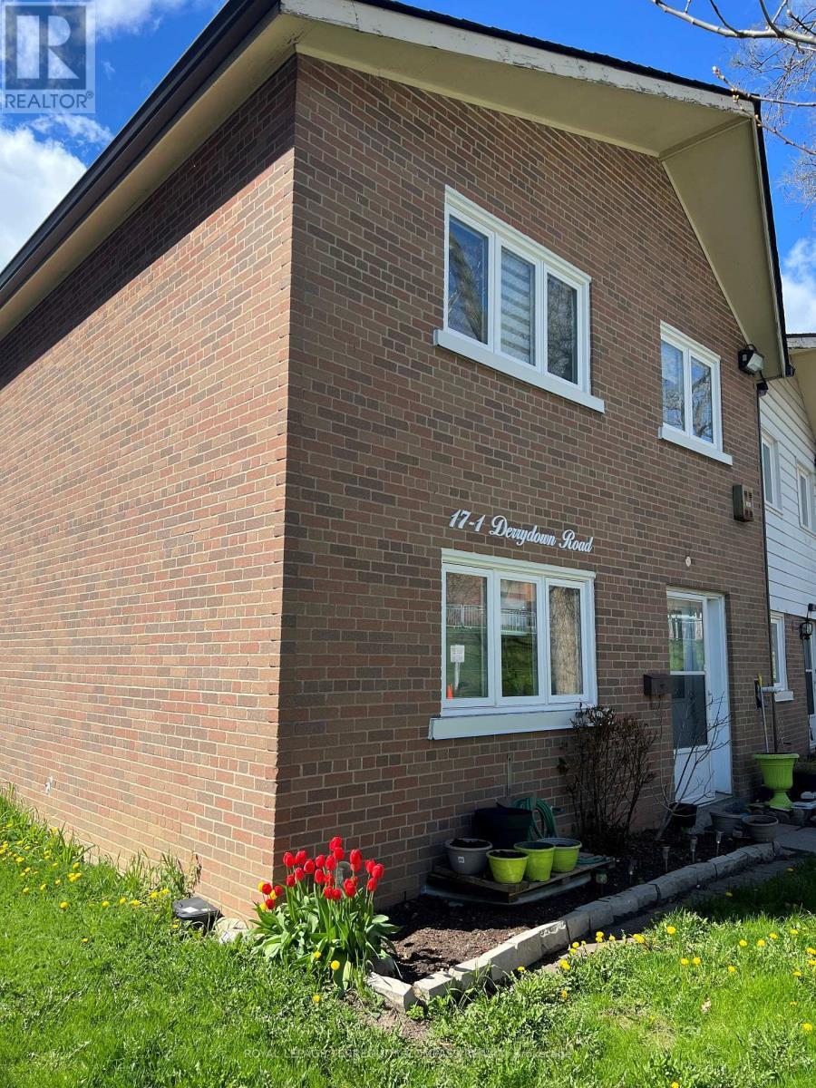 1 - 17 Derrydown Road, Toronto, ON - Outdoor With Exterior