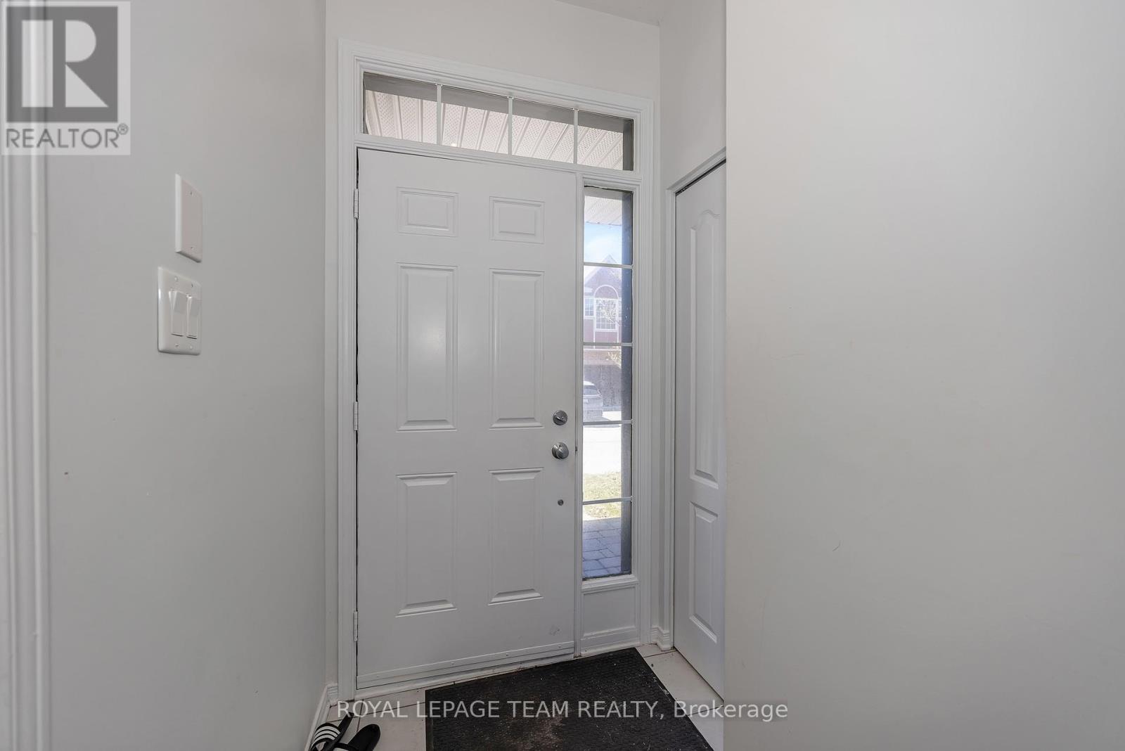323 Freedom Private, Ottawa, ON - Indoor Photo Showing Other Room