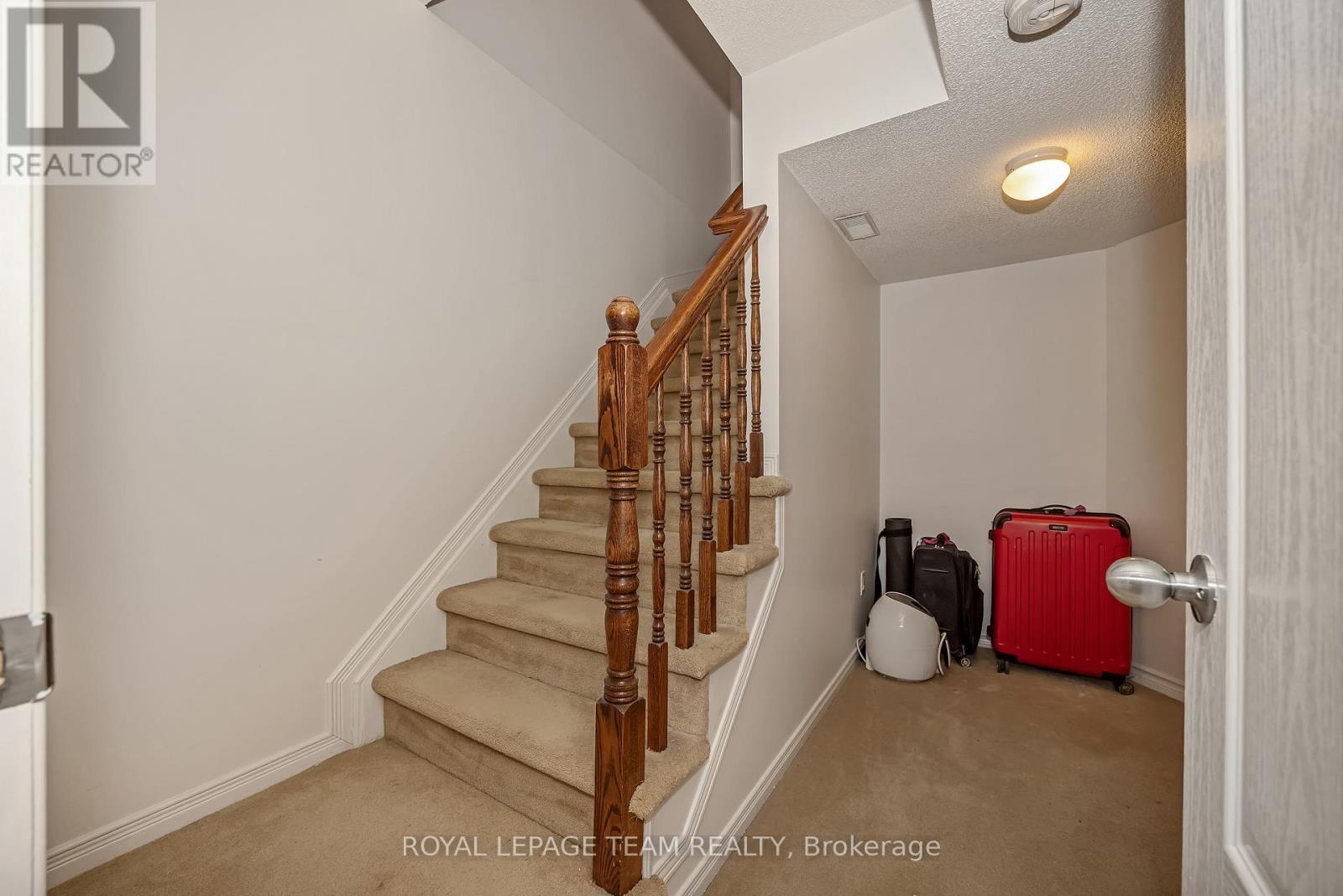 323 Freedom Private, Ottawa, ON - Indoor Photo Showing Other Room