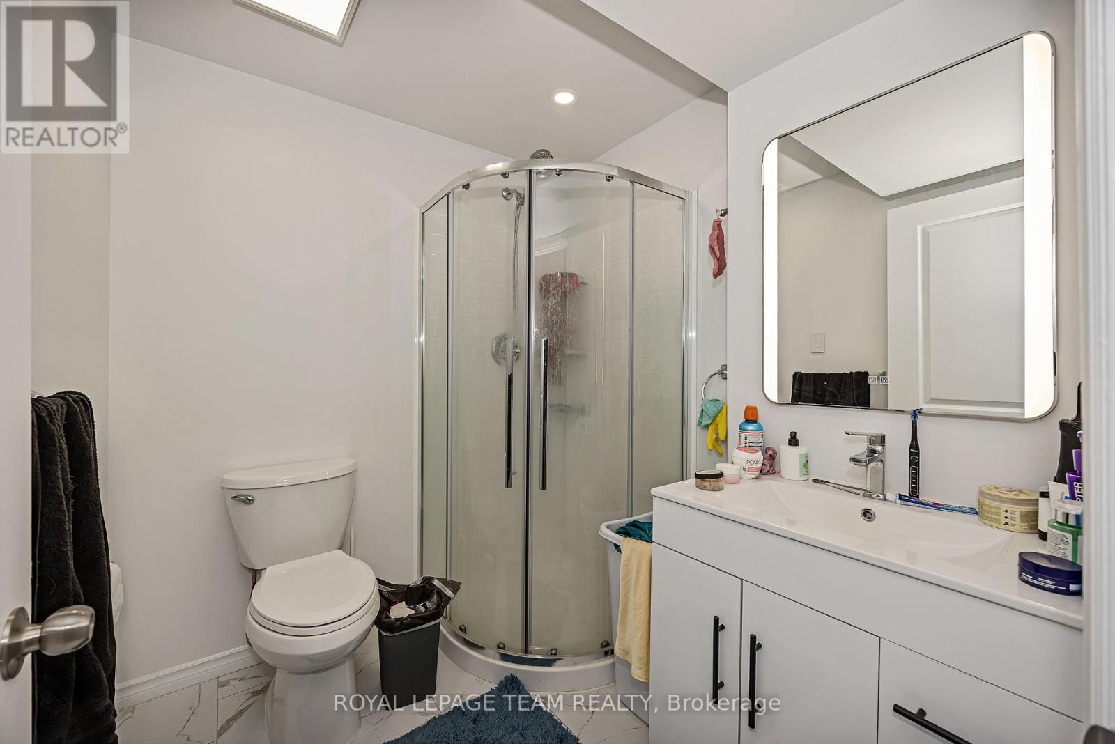 323 Freedom Private, Ottawa, ON - Indoor Photo Showing Bathroom