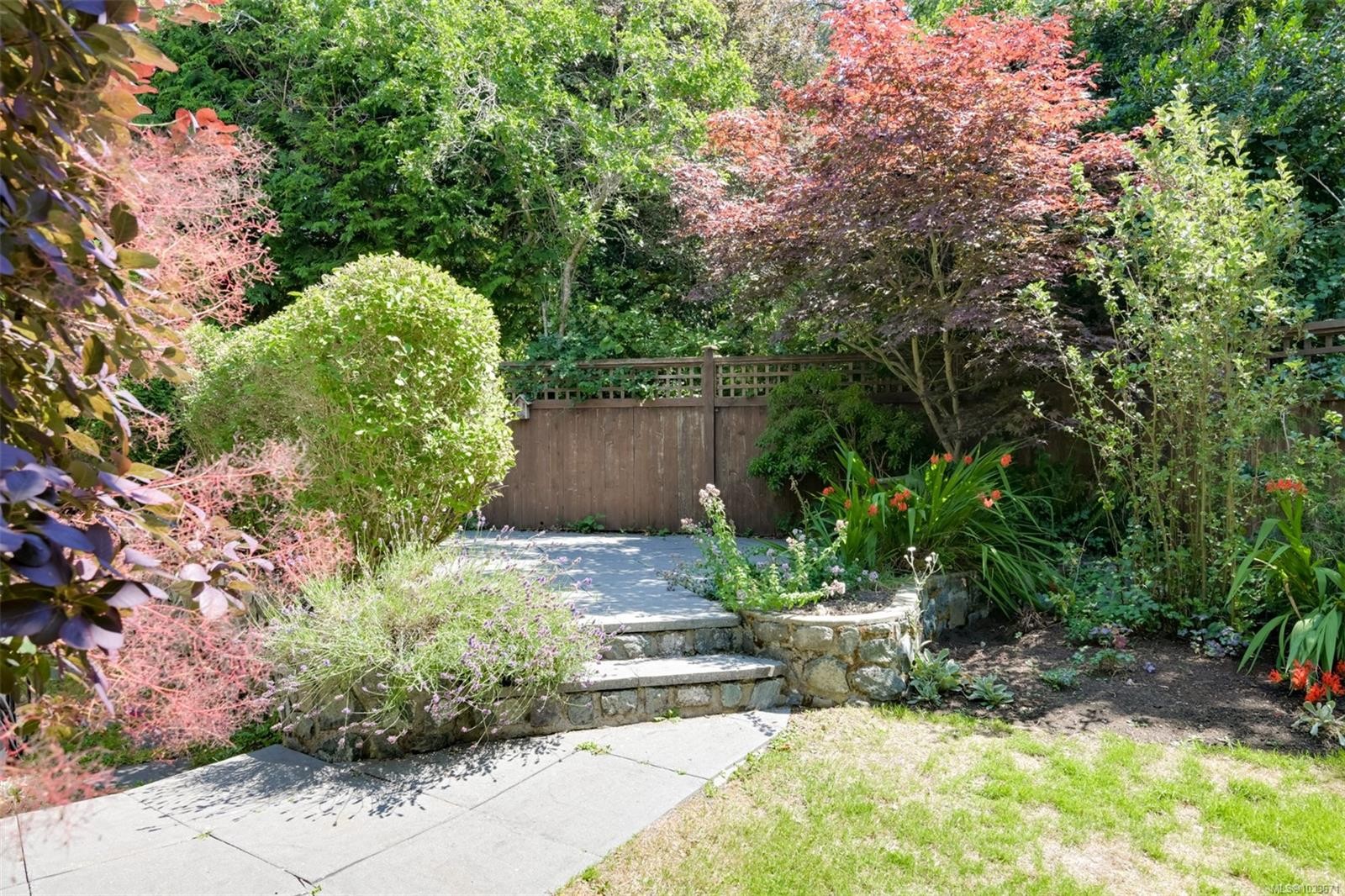 12 Briar Pl, Victoria, BC