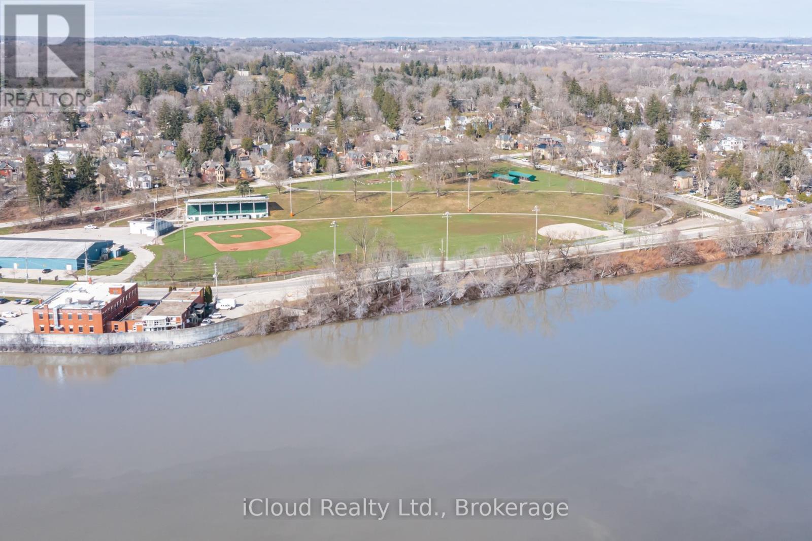 17 Oxford Street, Cambridge, ON - Outdoor With Body Of Water With View
