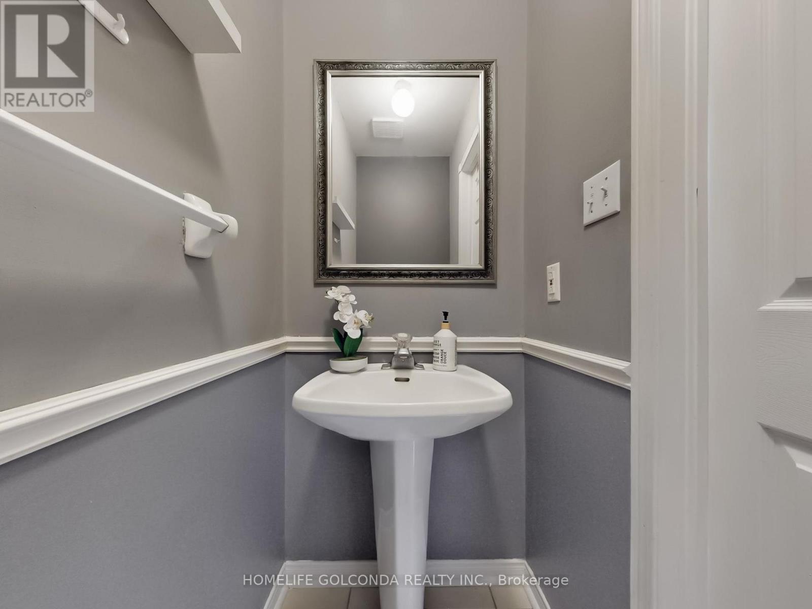 39 Etherington Crescent, Barrie, ON - Indoor Photo Showing Bathroom