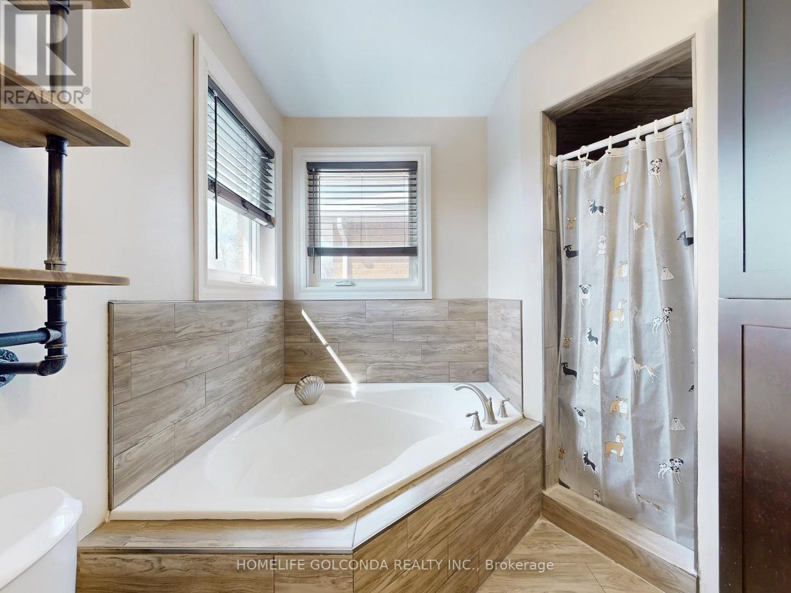 39 Etherington Crescent, Barrie, ON - Indoor Photo Showing Bathroom