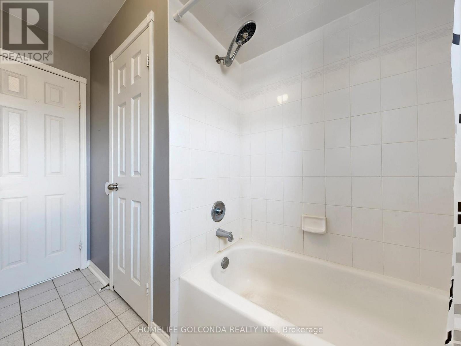 39 Etherington Crescent, Barrie, ON - Indoor Photo Showing Bathroom