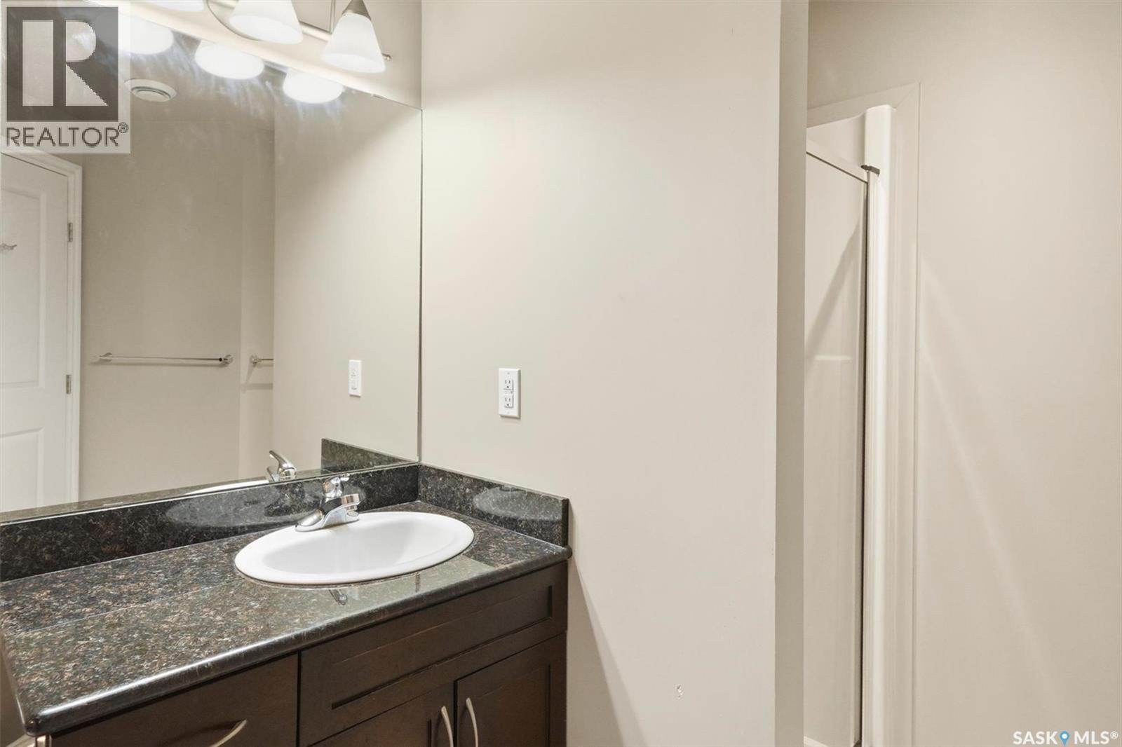 405 615 Lynd Crescent, Saskatoon, SK - Indoor Photo Showing Bathroom