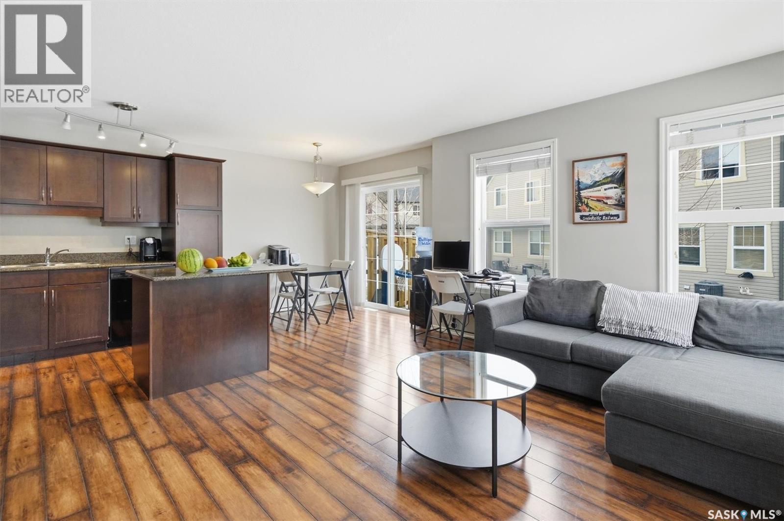 405 615 Lynd Crescent, Saskatoon, SK - Indoor Photo Showing Living Room