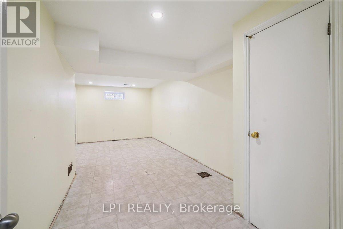 26 Wright Crescent S, Caledon, ON - Indoor Photo Showing Other Room