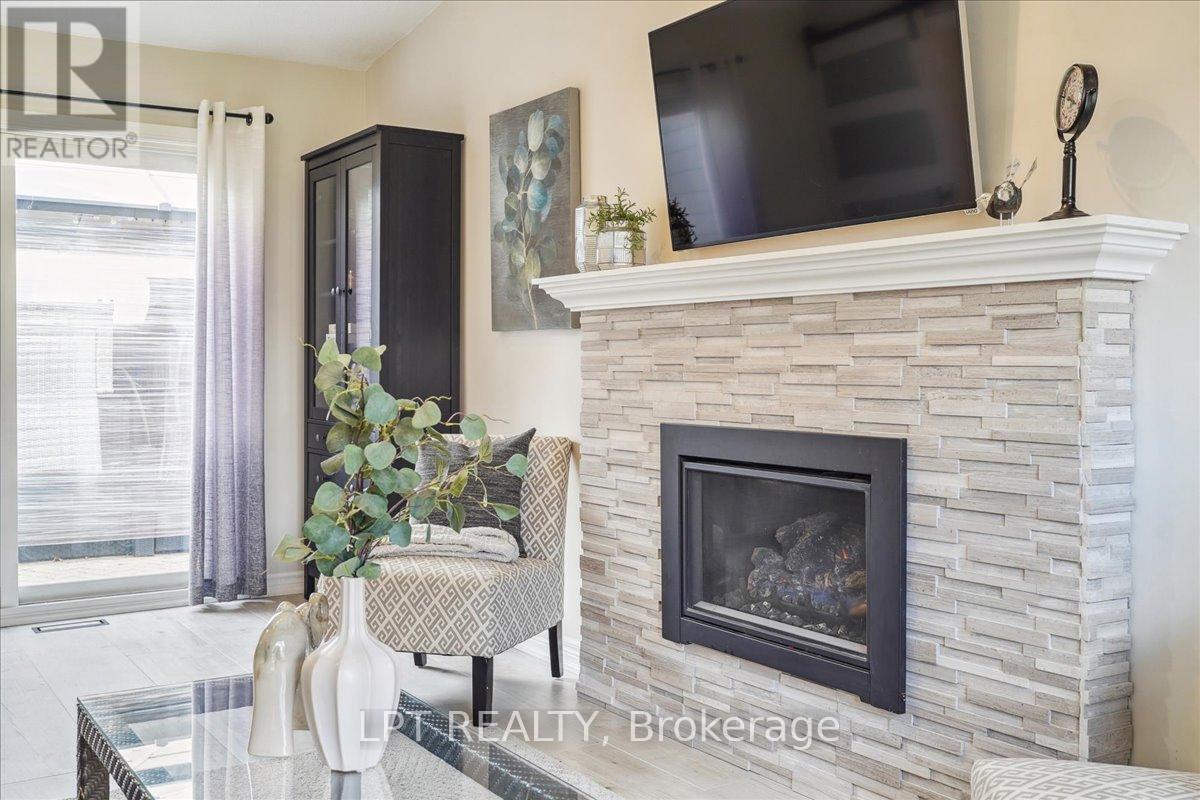 26 Wright Crescent S, Caledon, ON - Indoor Photo Showing Living Room With Fireplace