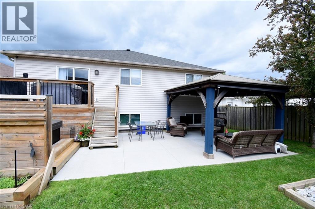 21 Glengary Crescent, Caledonia, ON - Outdoor With Deck Patio Veranda With Exterior
