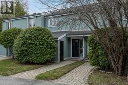 16 - 125 FAIRWAY CRESCENT Collingwood, ON L9Y 5B4
