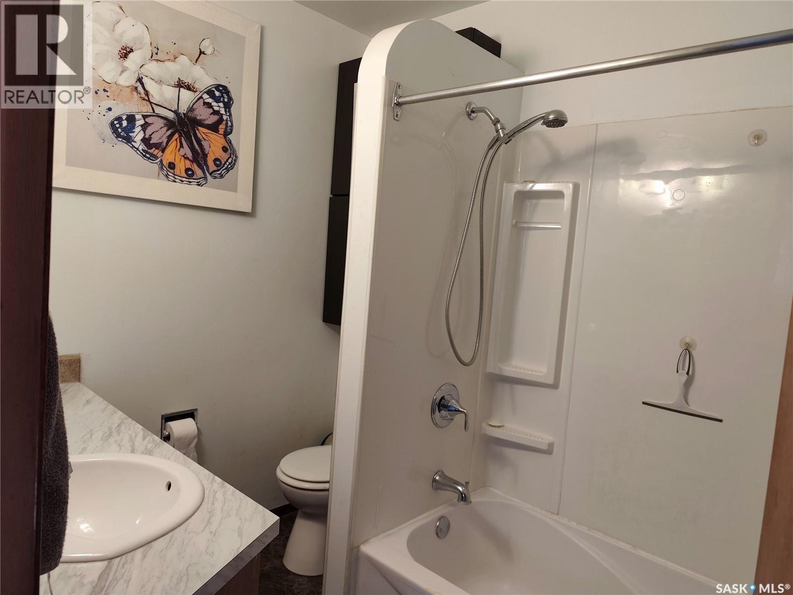 1113 Jubilee Drive, Swift Current, SK - Indoor Photo Showing Bathroom