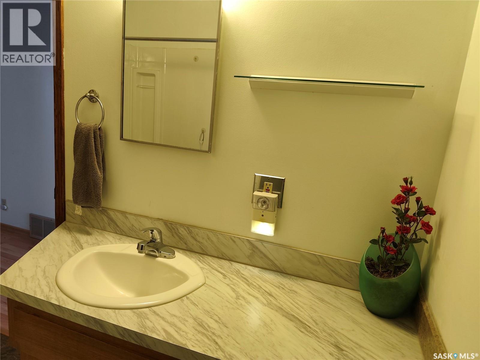 1113 Jubilee Drive, Swift Current, SK - Indoor Photo Showing Bathroom