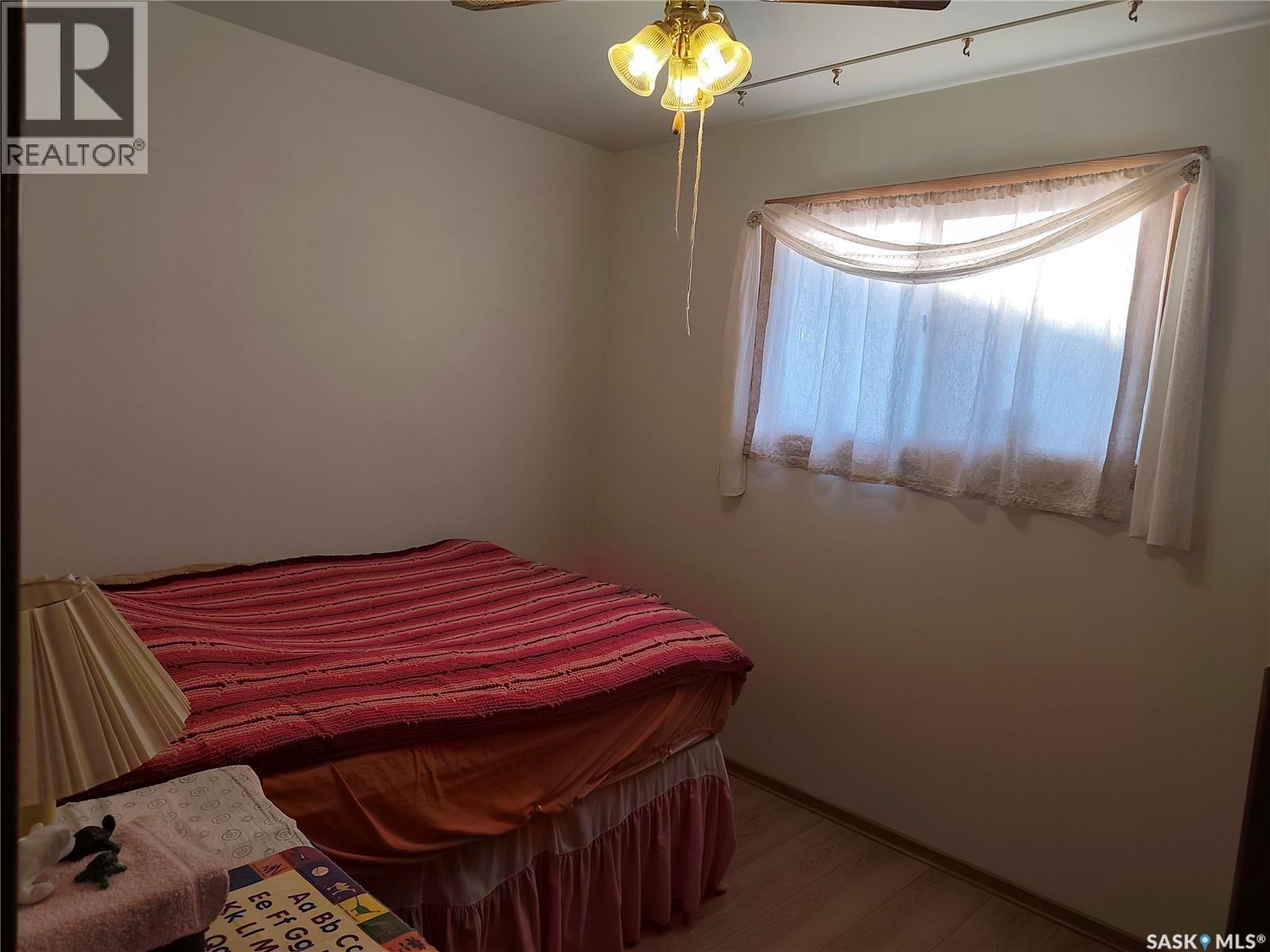 1113 Jubilee Drive, Swift Current, SK - Indoor Photo Showing Bedroom