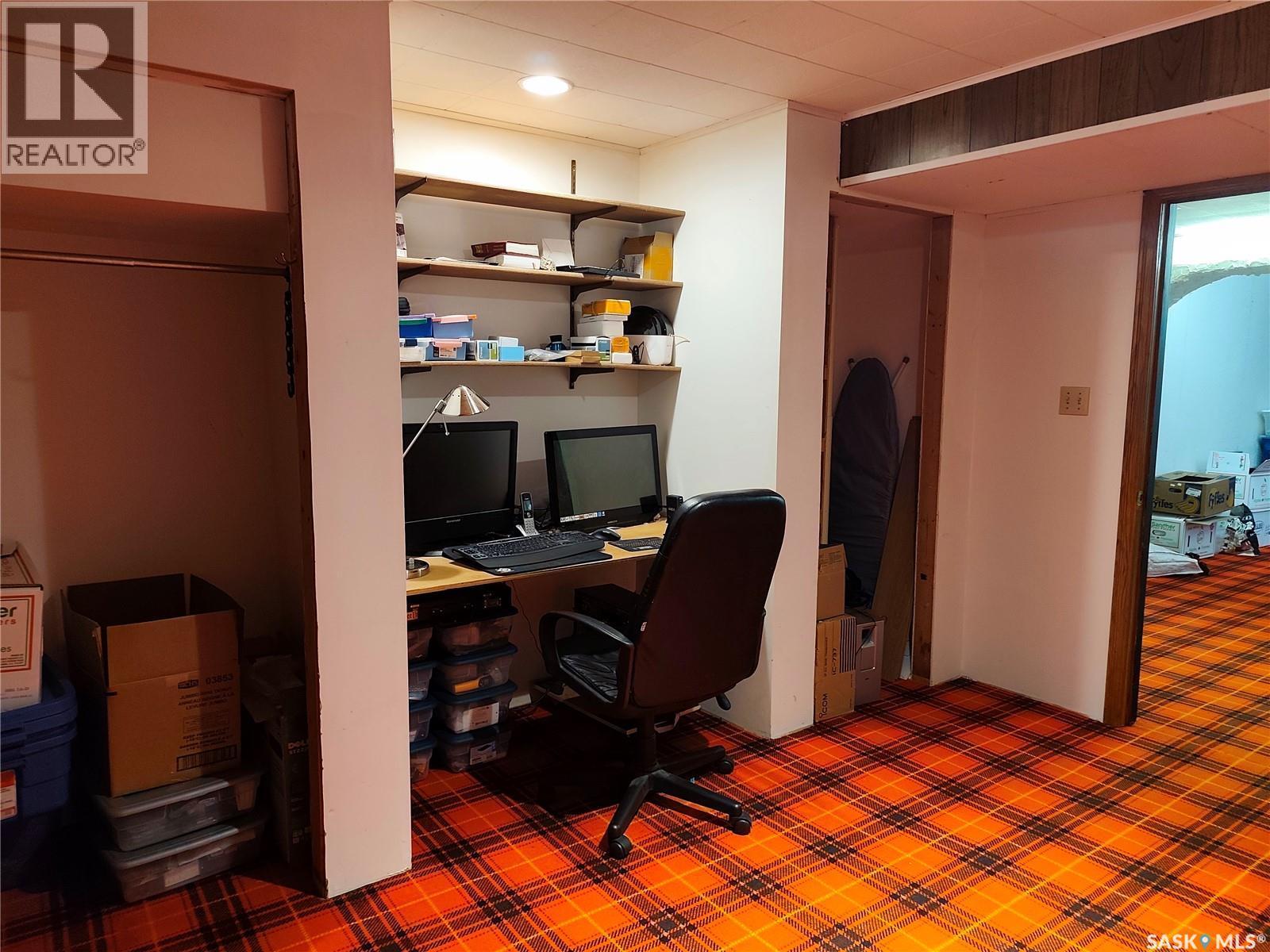 1113 Jubilee Drive, Swift Current, SK - Indoor Photo Showing Office