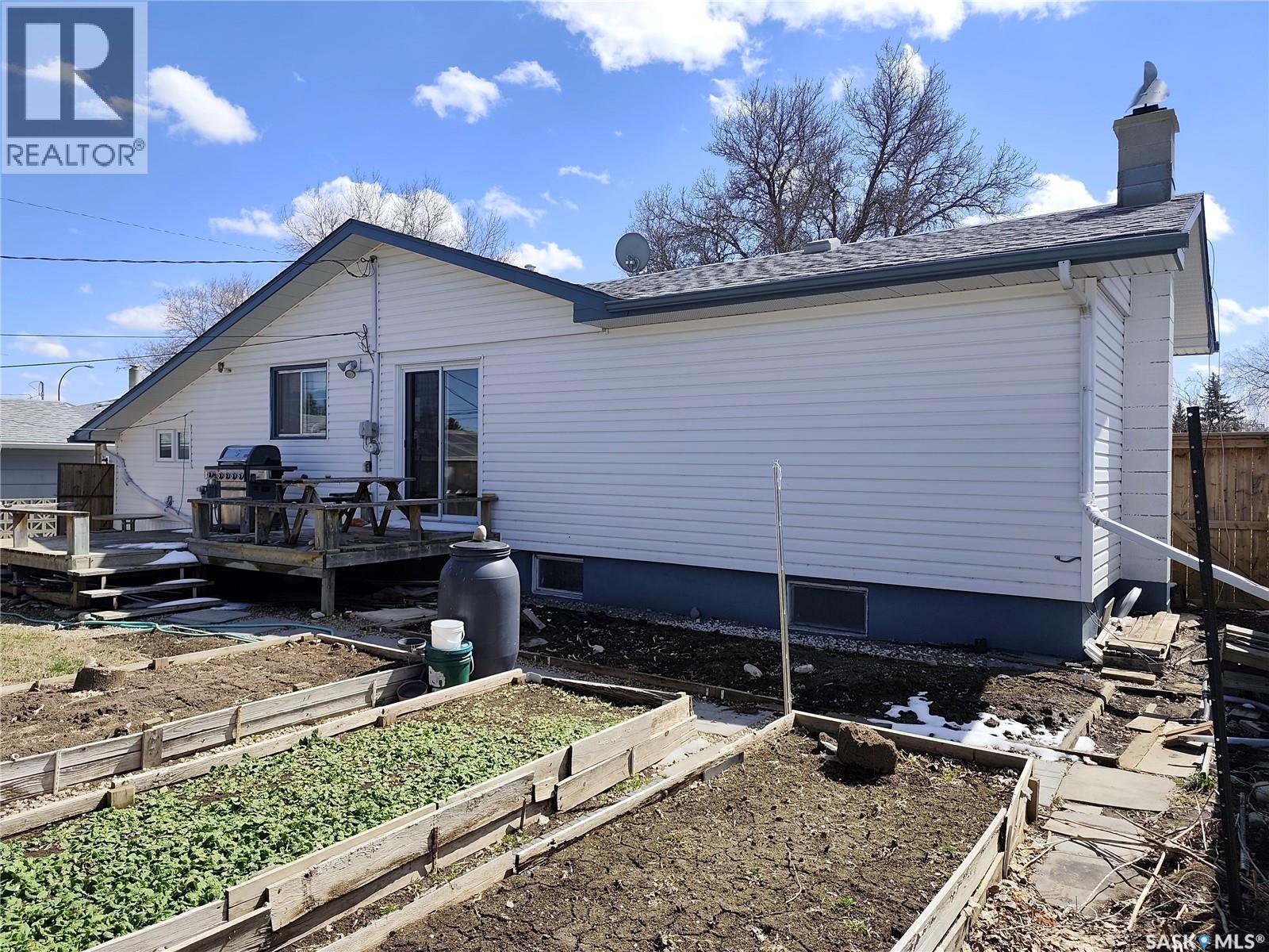 1113 Jubilee Drive, Swift Current, SK - Outdoor