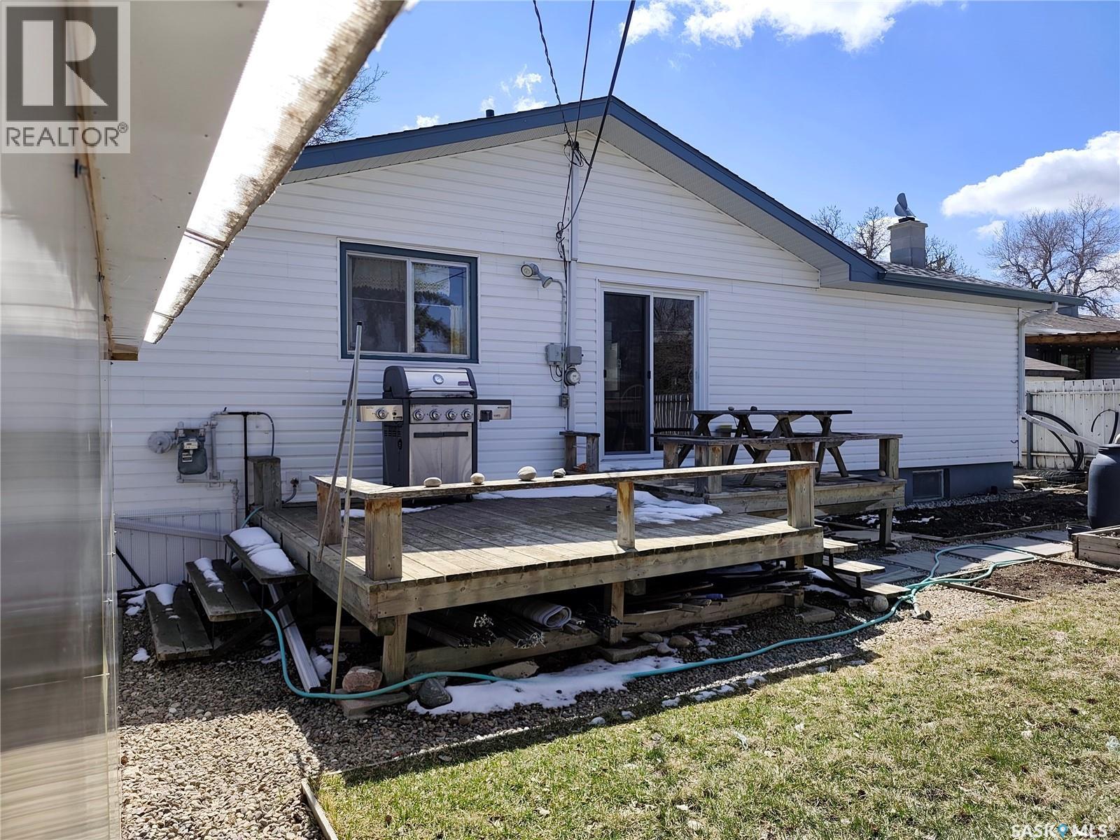 1113 Jubilee Drive, Swift Current, SK - Outdoor