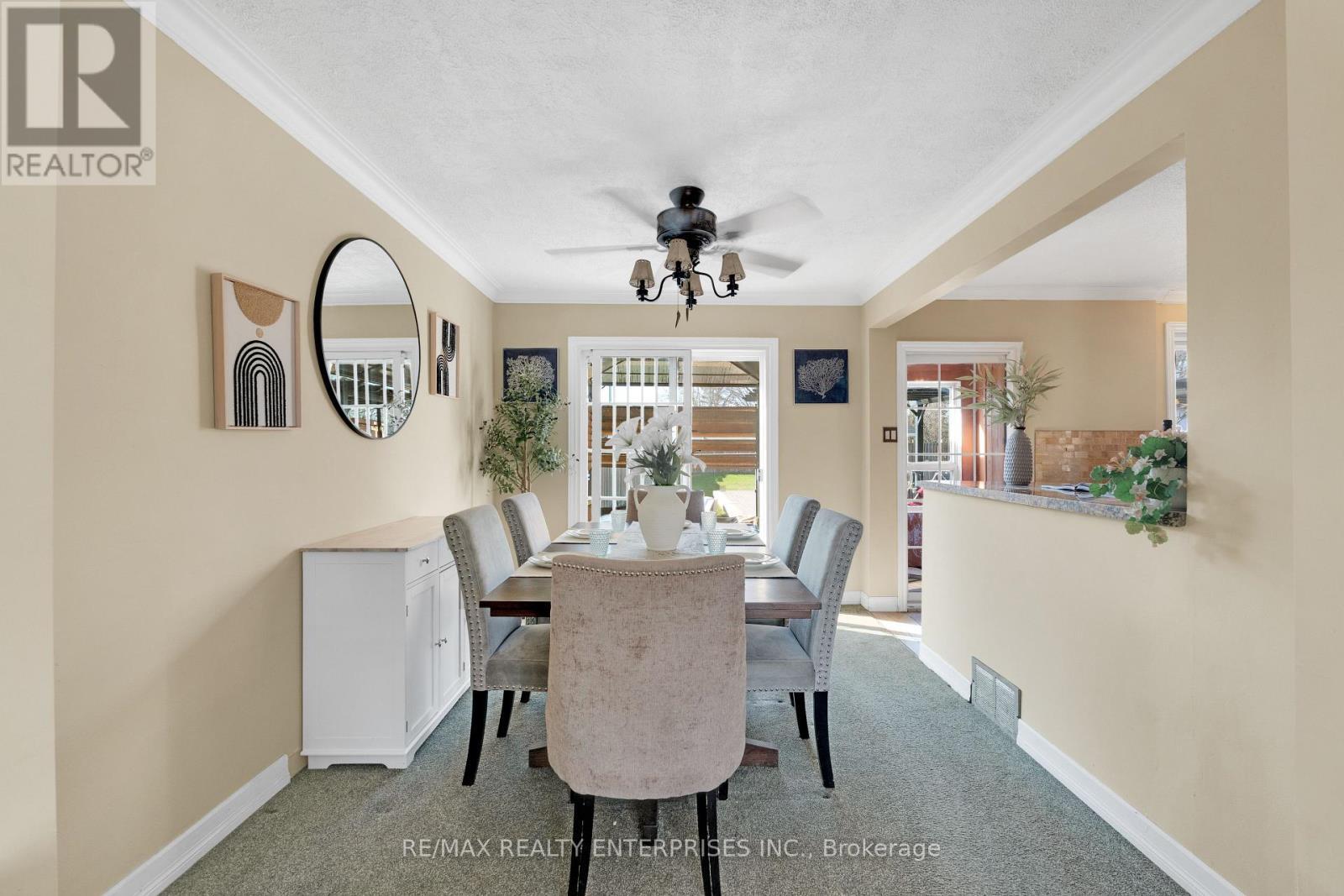 951 Atwater Avenue, Mississauga, ON - Indoor Photo Showing Dining Room