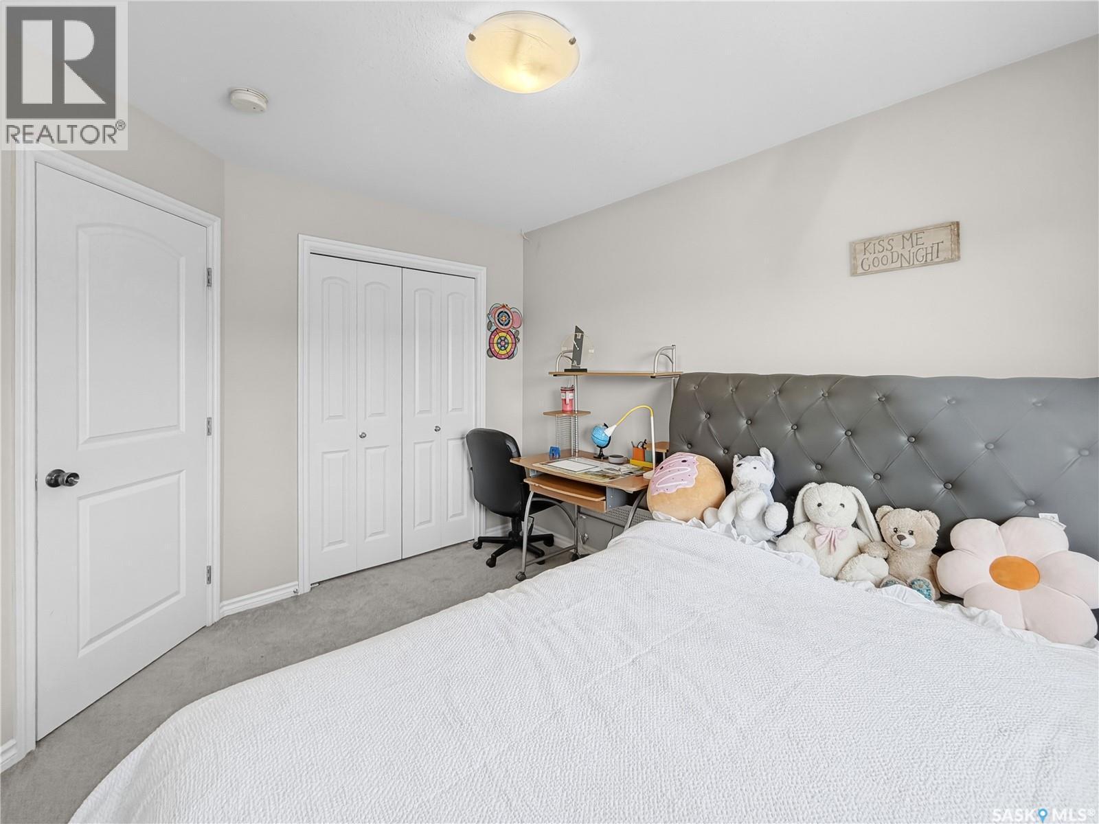 1334 Hunter Road, Saskatoon, SK - Indoor Photo Showing Bedroom