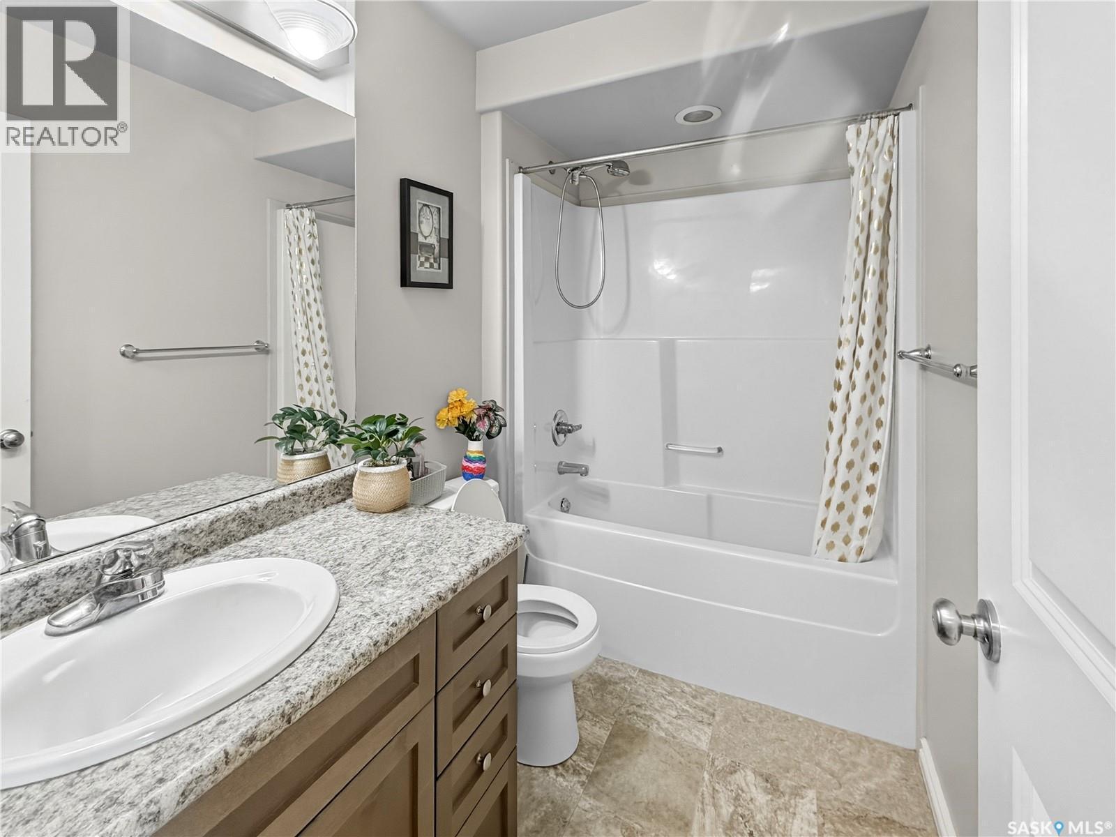 1334 Hunter Road, Saskatoon, SK - Indoor Photo Showing Bathroom
