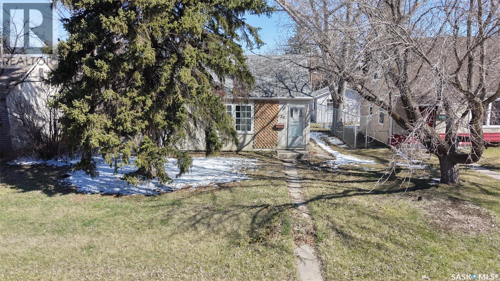20 Cecil Crescent, Regina, SK - Outdoor
