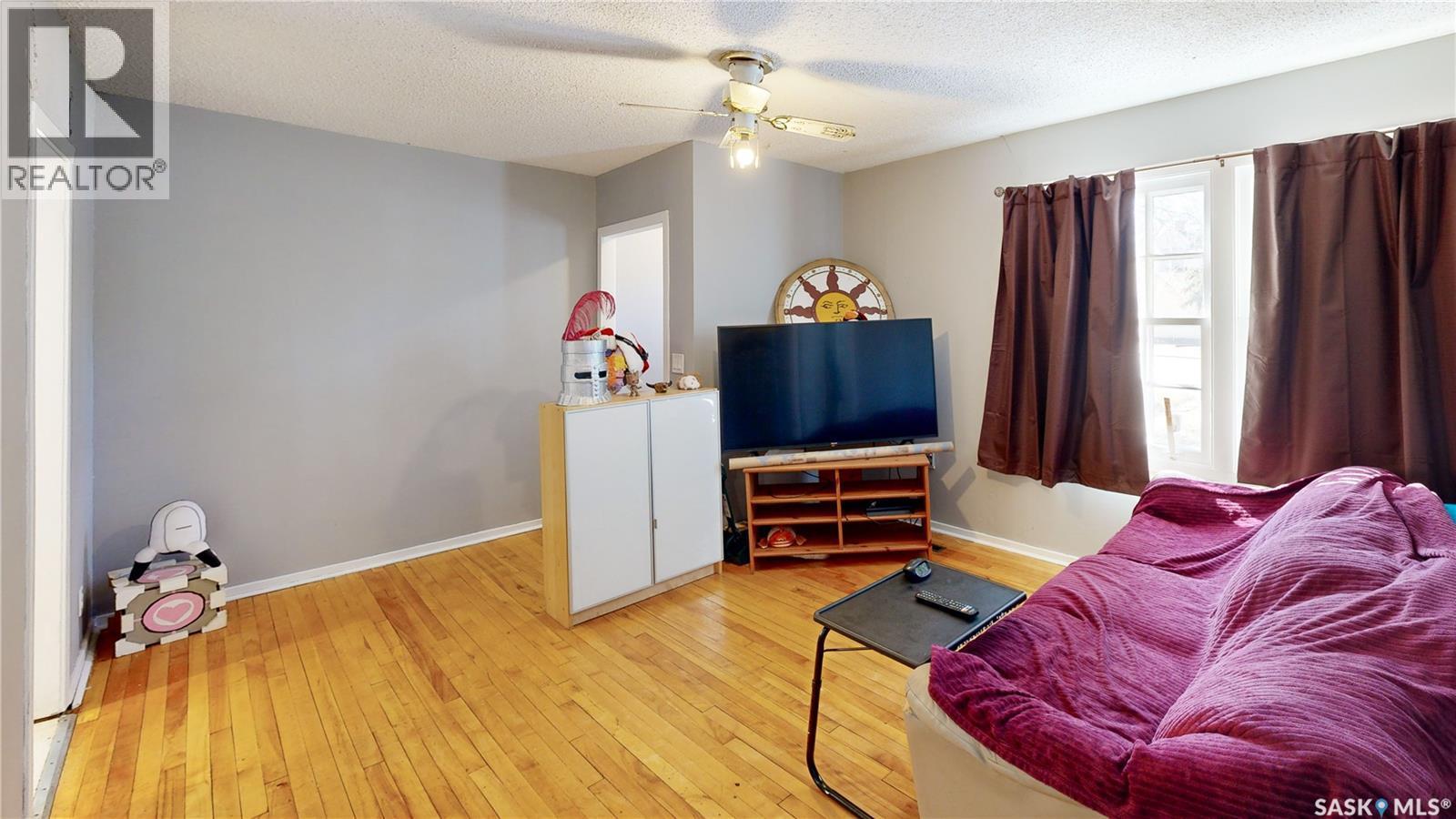 20 Cecil Crescent, Regina, SK - Indoor