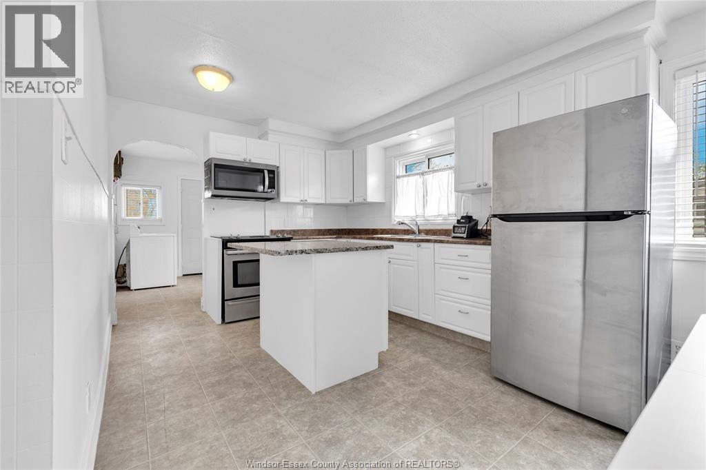 9572 Tecumseh Road, Windsor, ON