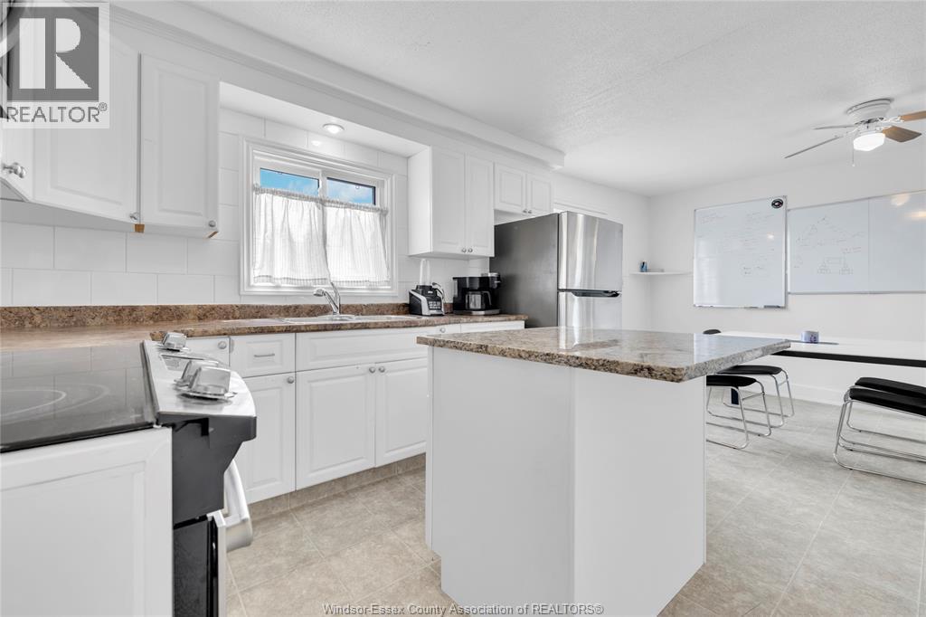 9572 Tecumseh Road, Windsor, ON