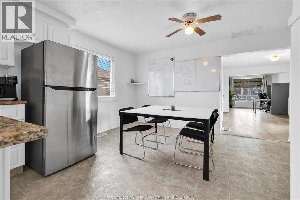 9572 Tecumseh Road, Windsor, ON