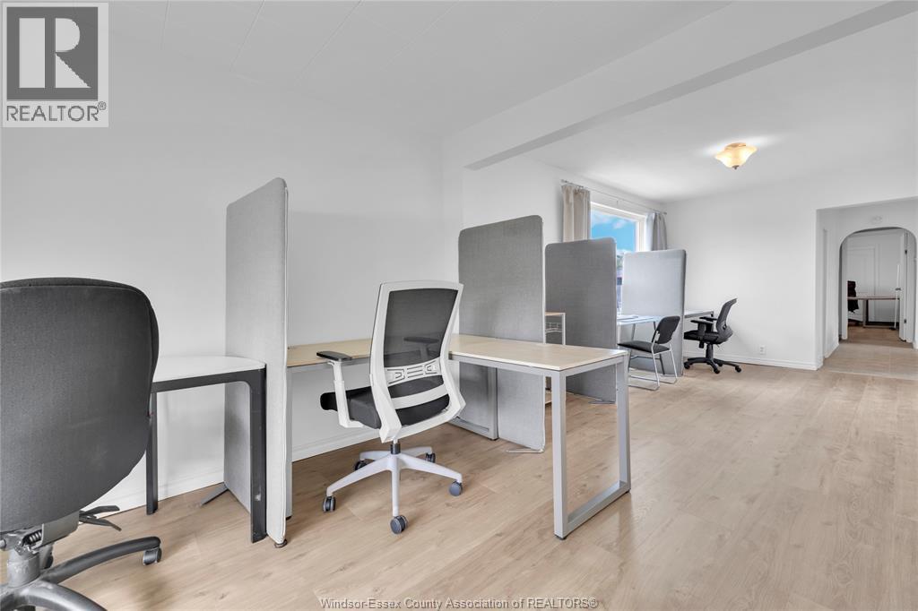 9572 Tecumseh Road, Windsor, ON