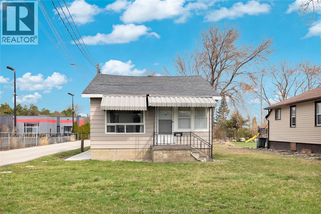 9572 Tecumseh Road, Windsor, ON