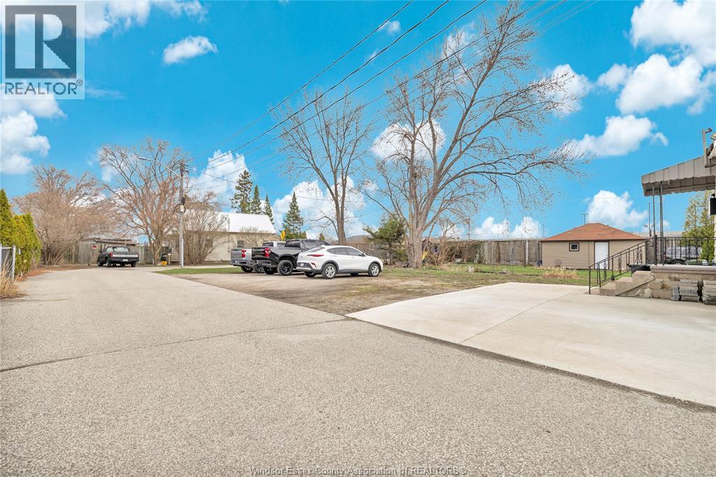 9572 Tecumseh Road, Windsor, ON