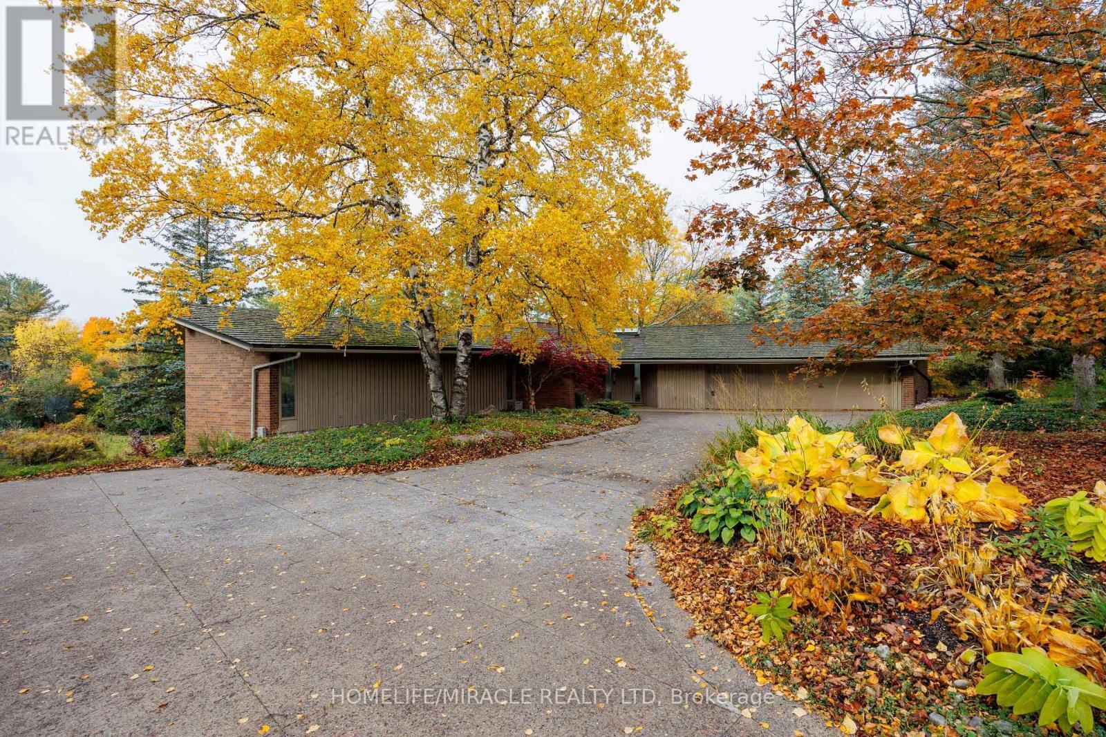 11 Champlain Crescent, King, ON - Outdoor