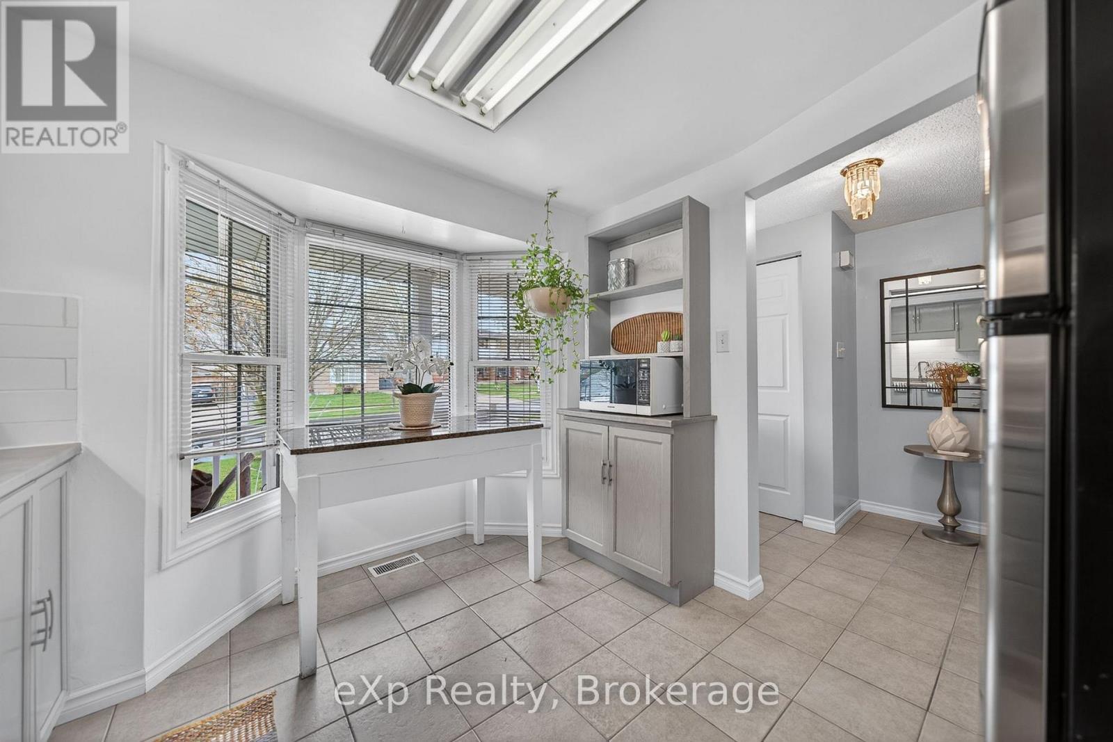 111 Connelly Drive, Kitchener, ON - Indoor