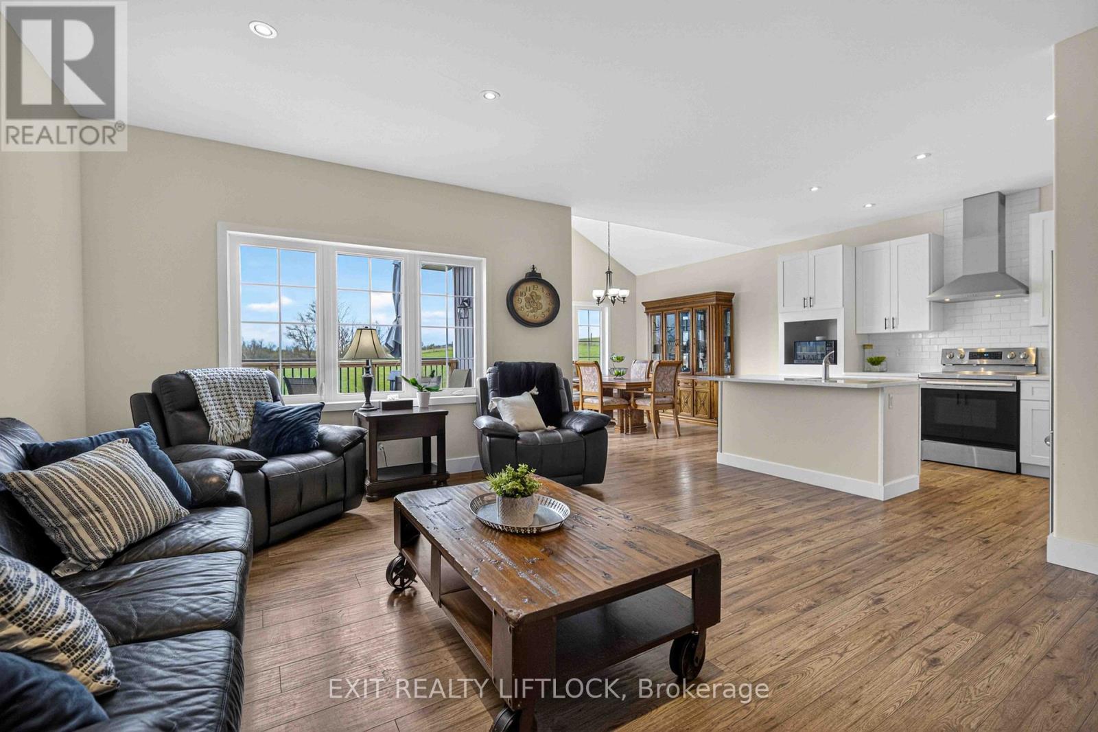 Living room - 1479 Webster Road, Douro-Dummer, ON