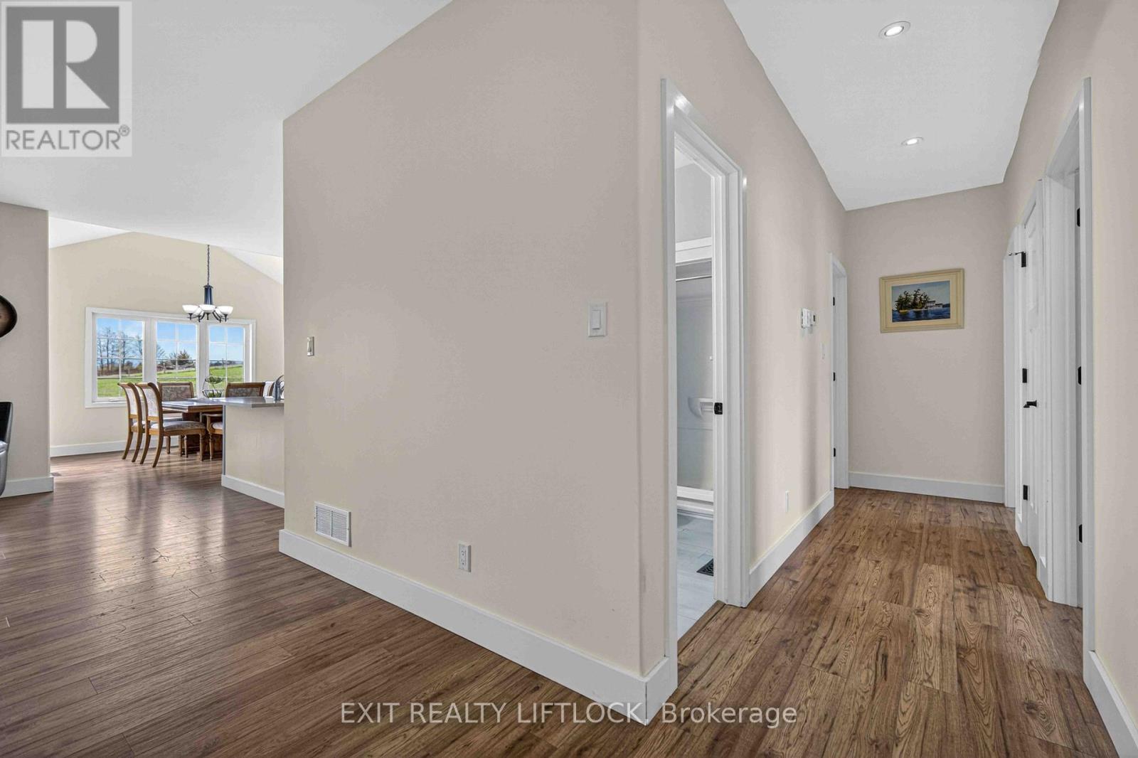 Upstairs hall - 1479 Webster Road, Douro-Dummer, ON