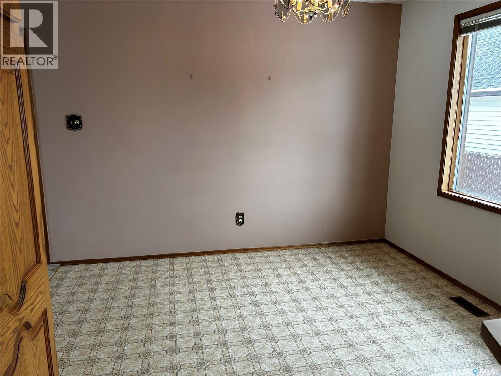 802 7Th Street E, Saskatoon, SK - Indoor Photo Showing Other Room