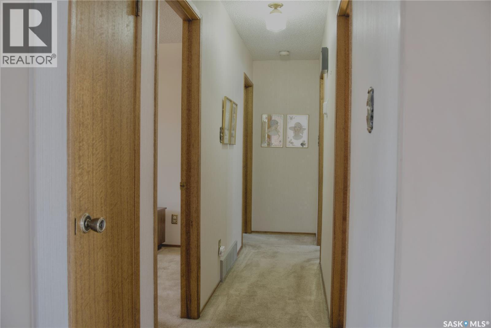 802 7Th Street E, Saskatoon, SK - Indoor Photo Showing Other Room