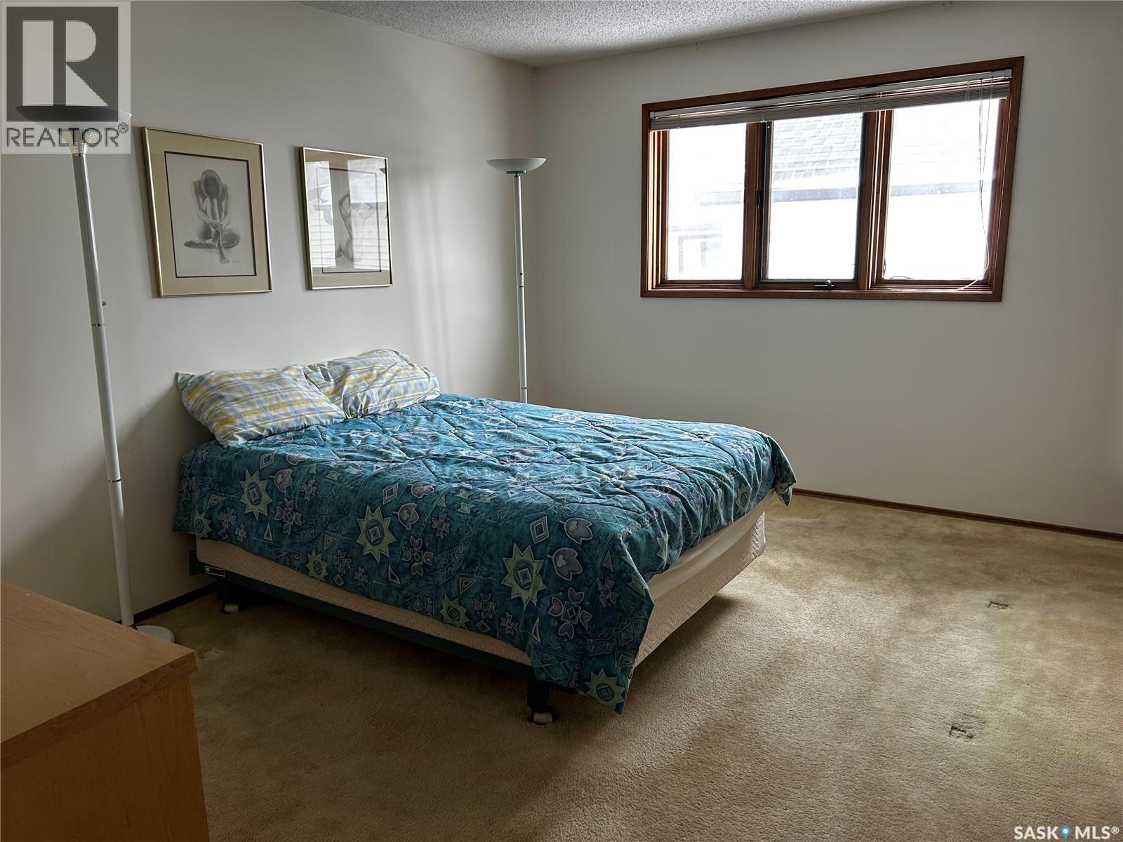 802 7Th Street E, Saskatoon, SK - Indoor Photo Showing Bedroom
