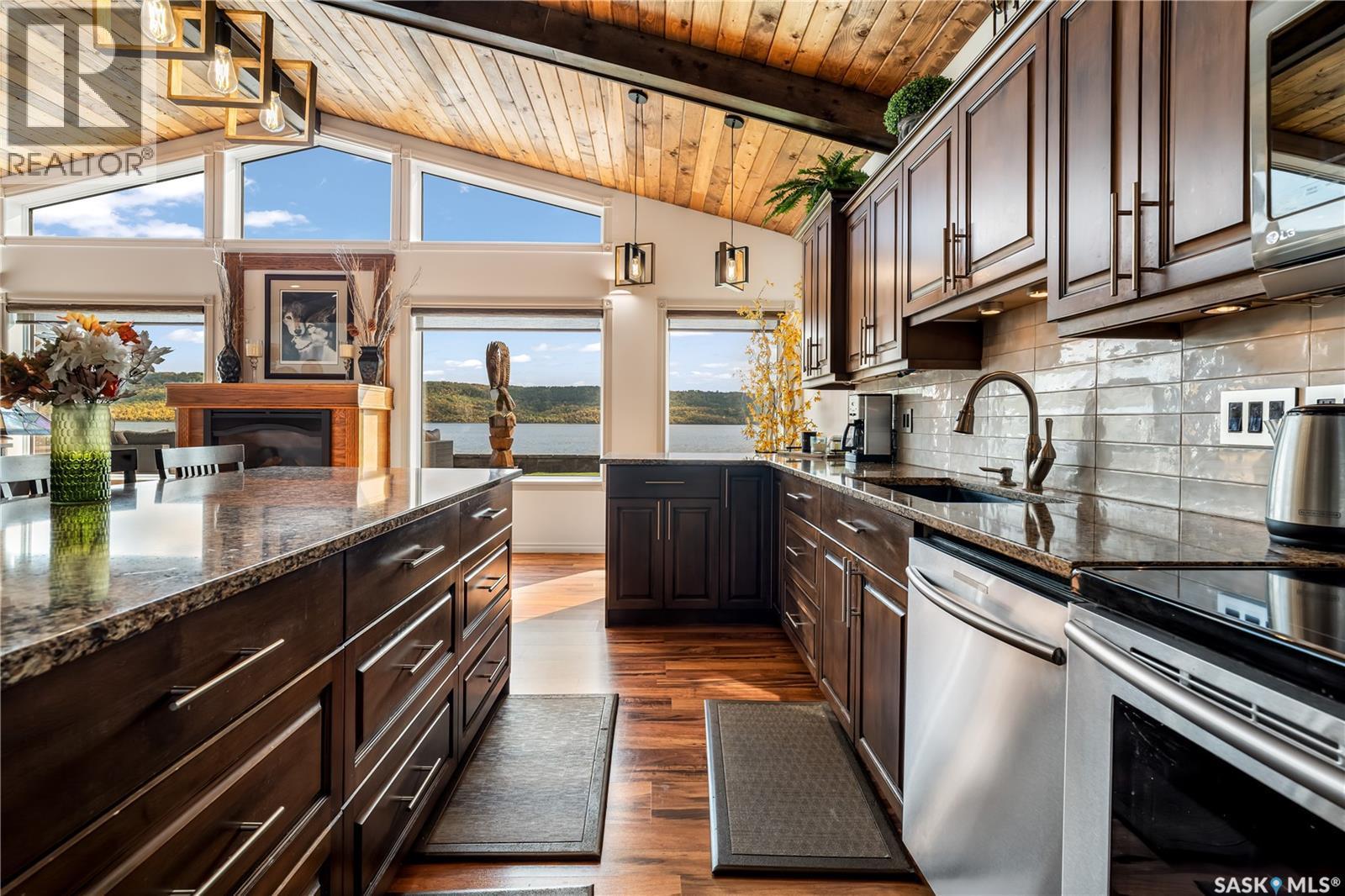 244 Moose Road, Crooked Lake, SK - Indoor Photo Showing Kitchen With Upgraded Kitchen